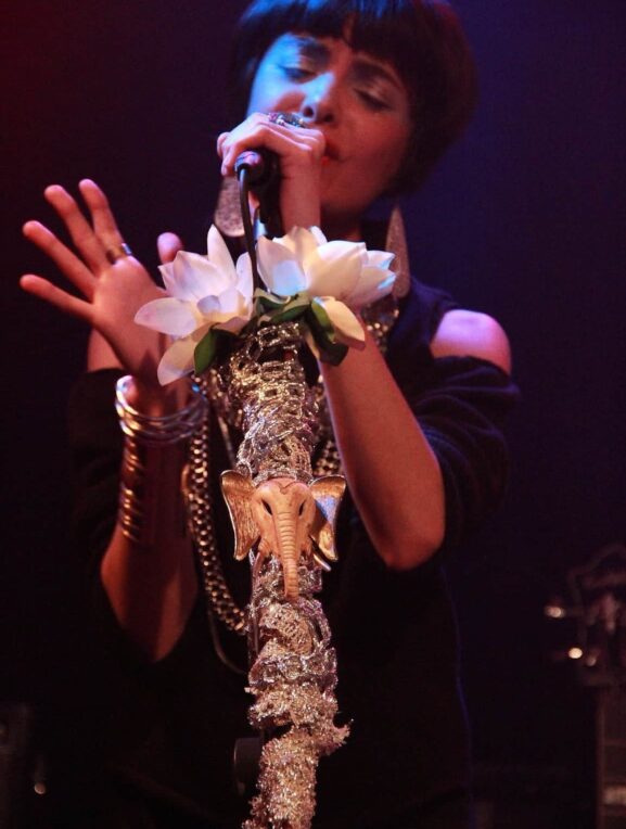 school of seven bells in bitterzoet 1