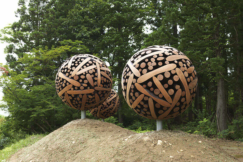 giant wooden spheres lee jae hyo sculptures 9