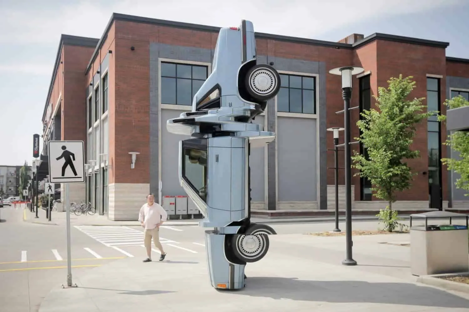 sculptuur van een auto met glitches