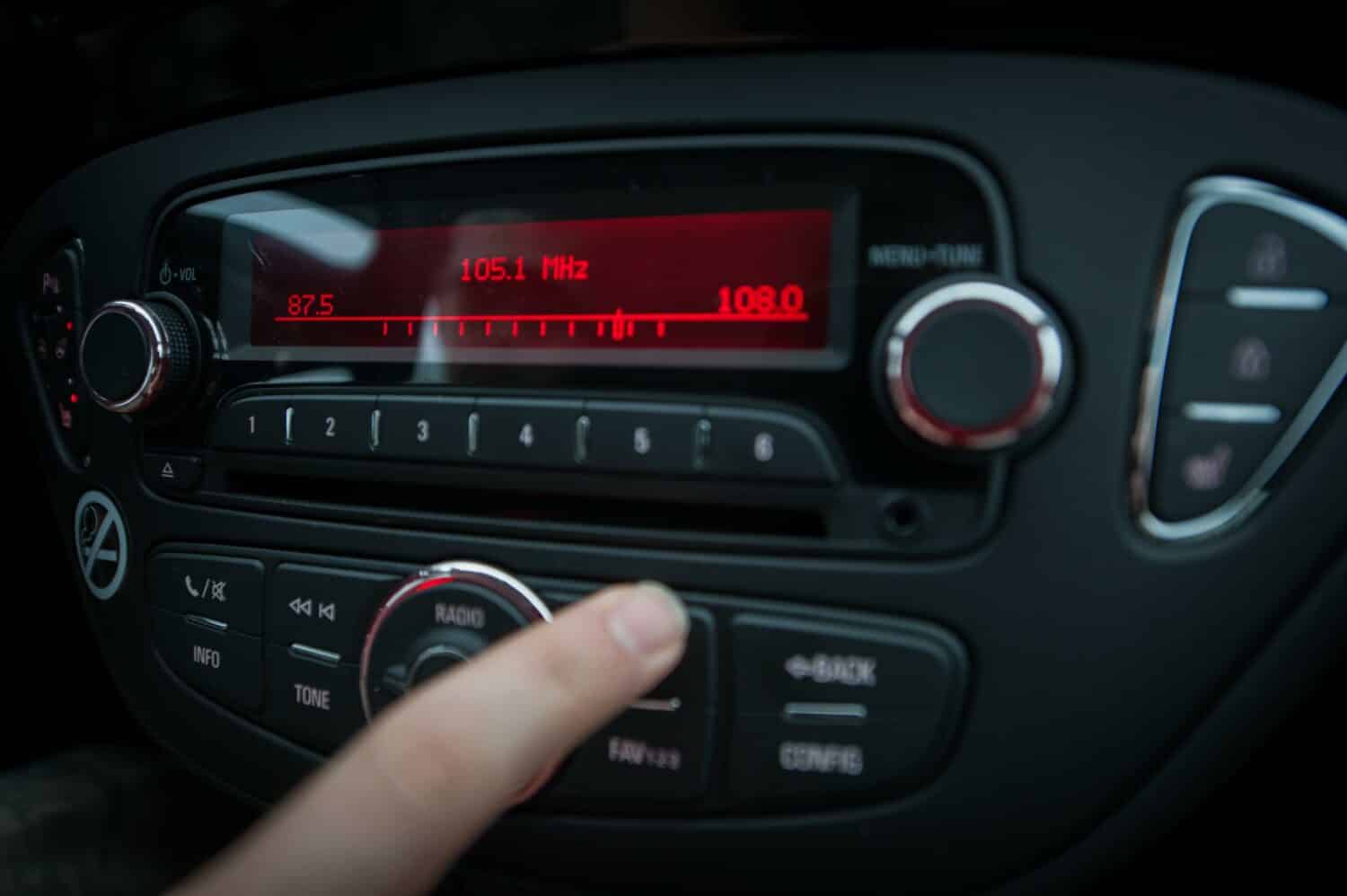 muziek luisteren in de auto