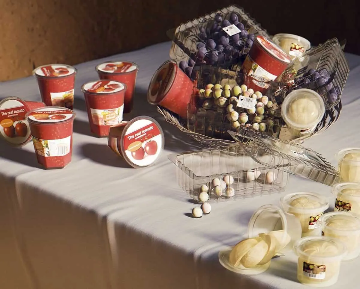 Stilleven met plastic