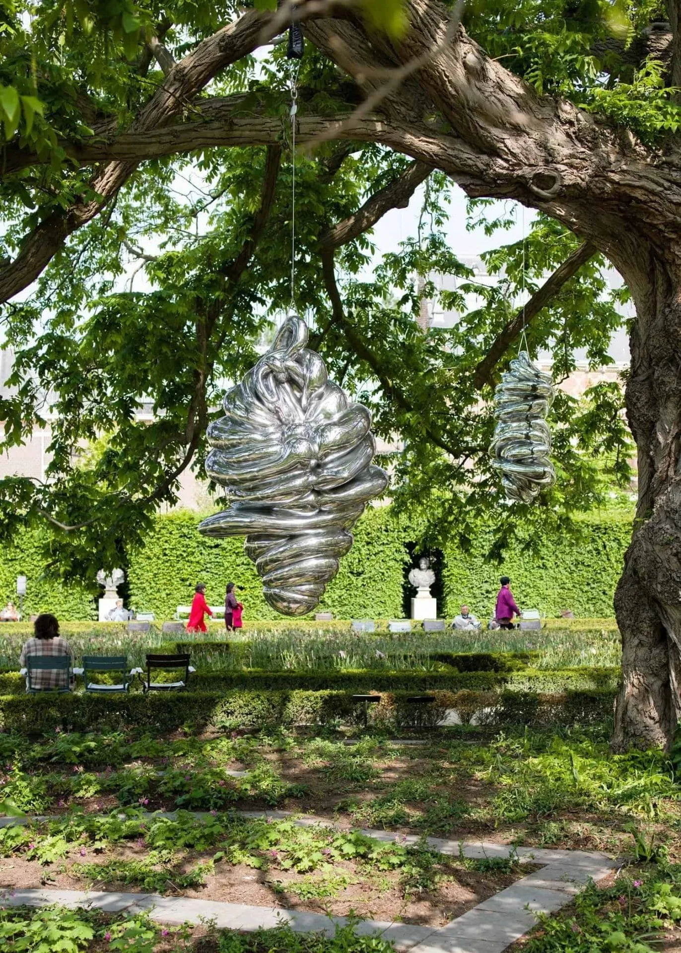 Louise Bourgeois 'Untitled' 2004, Easton Foundation. Foto: Antoine van Kaam © The Easton Foundation/Pictoright, Amsterdam
