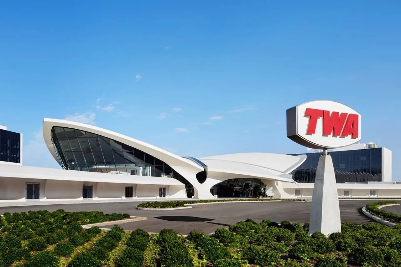 Kijk binnen in het prachtige TWA Hotel in New York