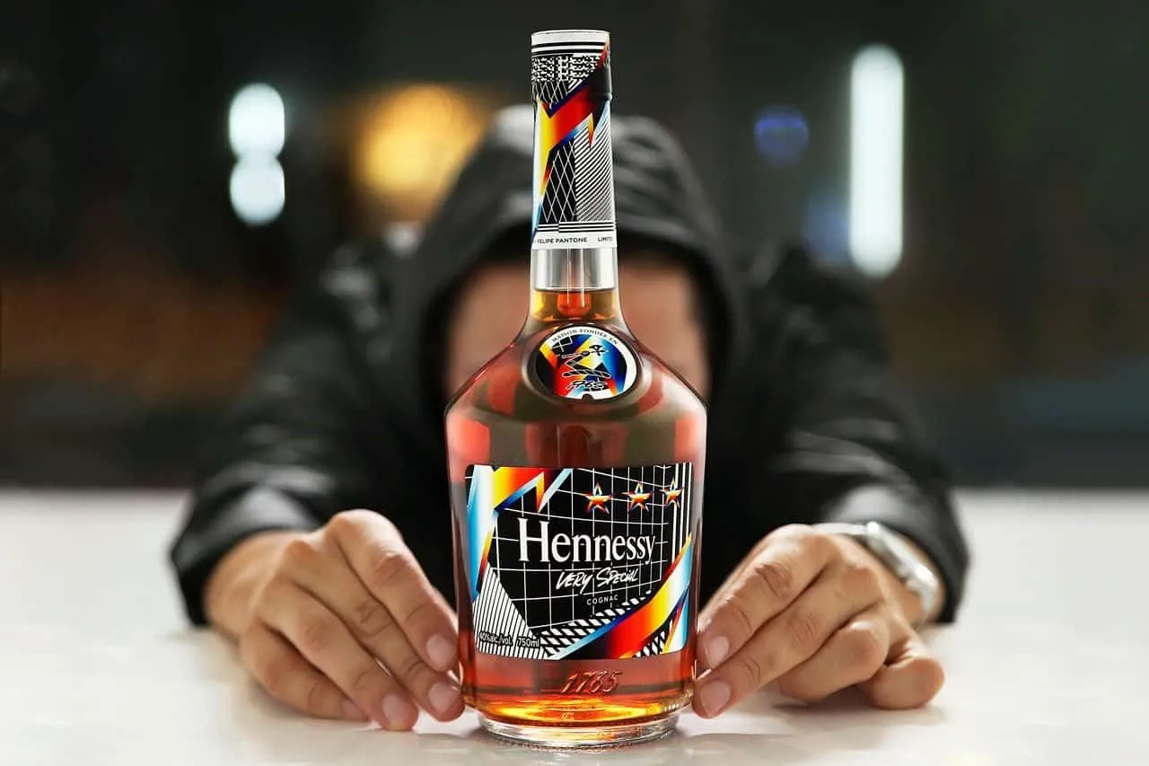 Felipe Pantone ontwerpt fles voor Hennessy