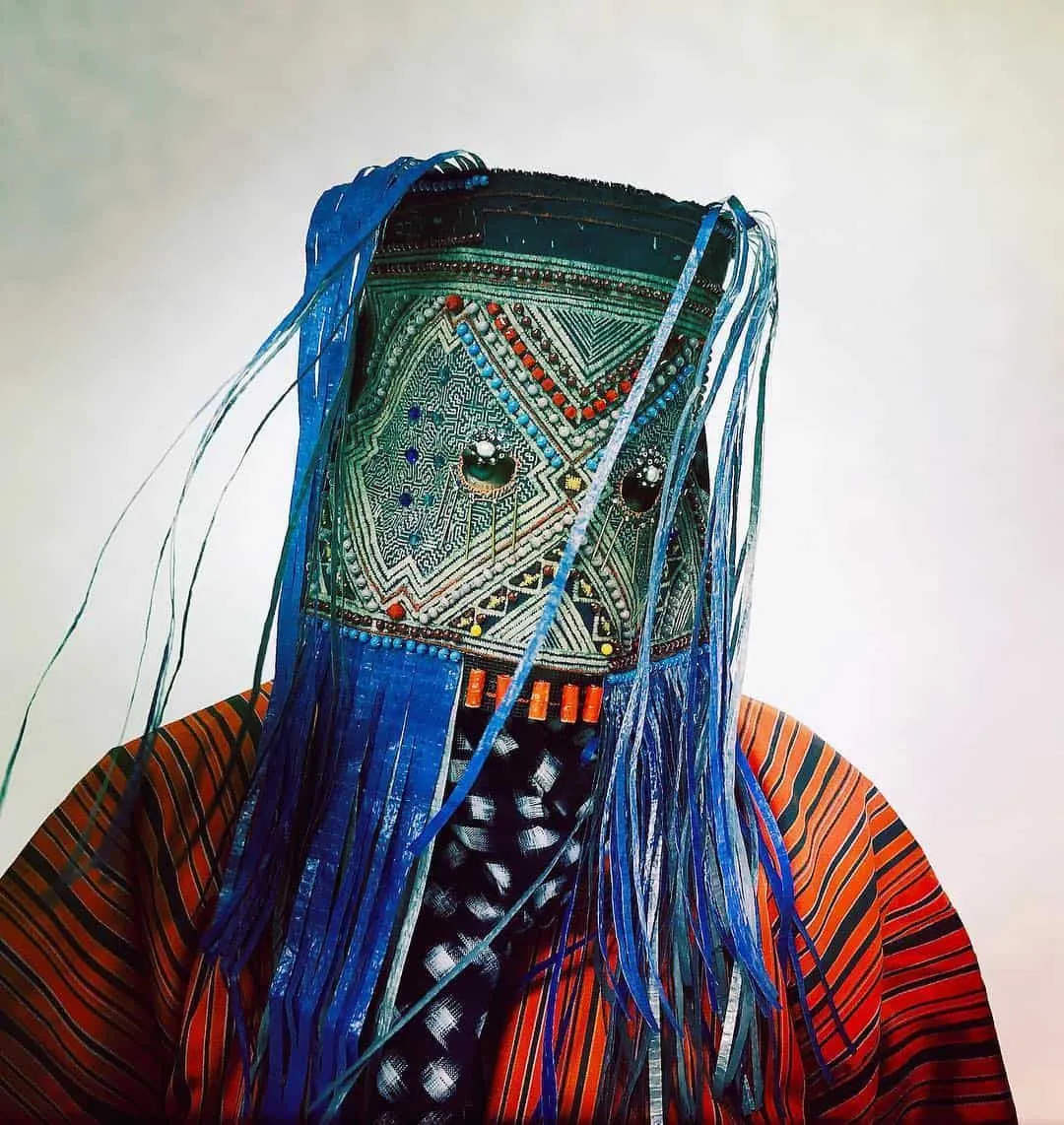 Masker van kunstenaar Damselfrau