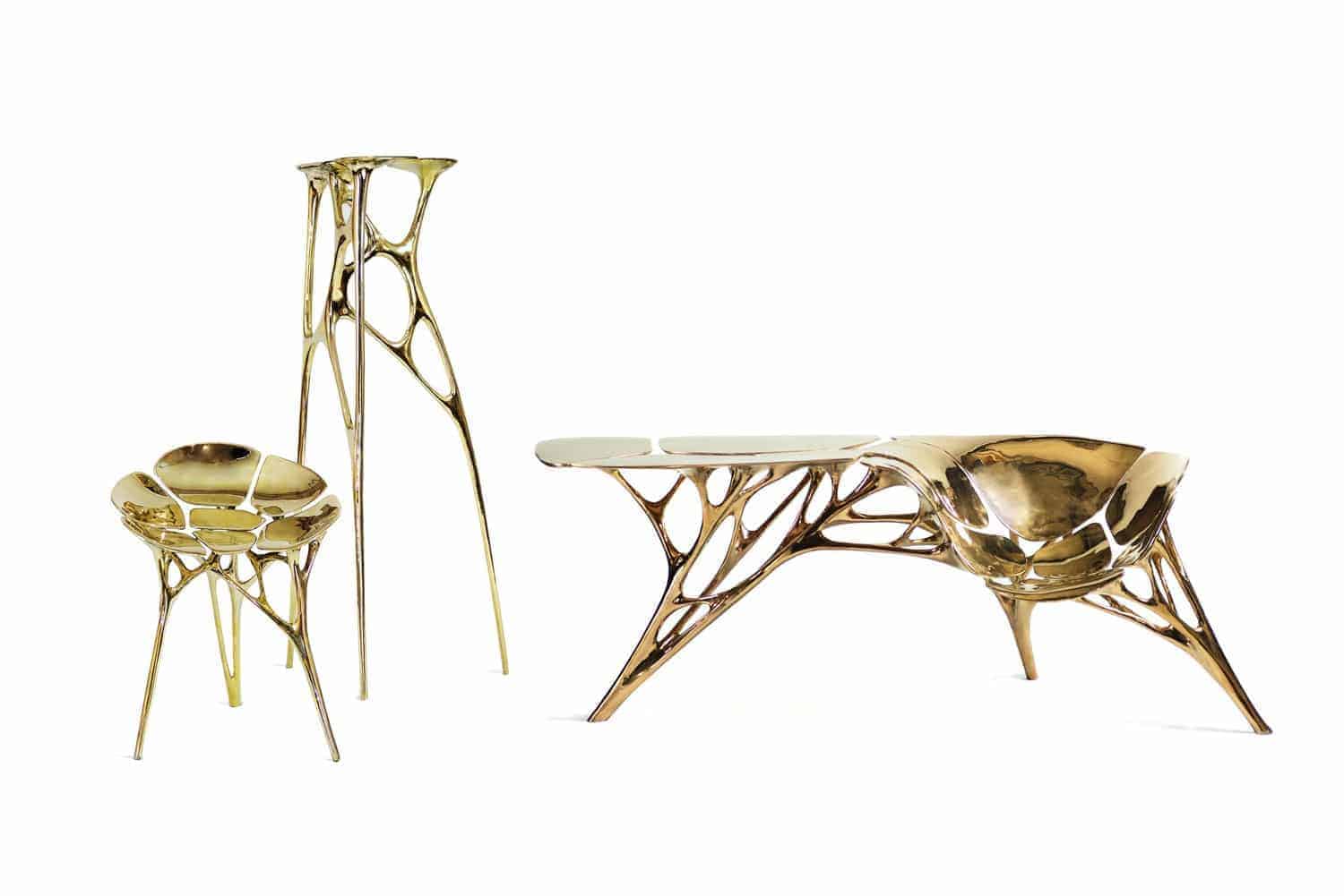 Links: Lotus Stool (2015) Midden: Lotus High Side Table (2015) Rechts: Lotus Console Table (2016)