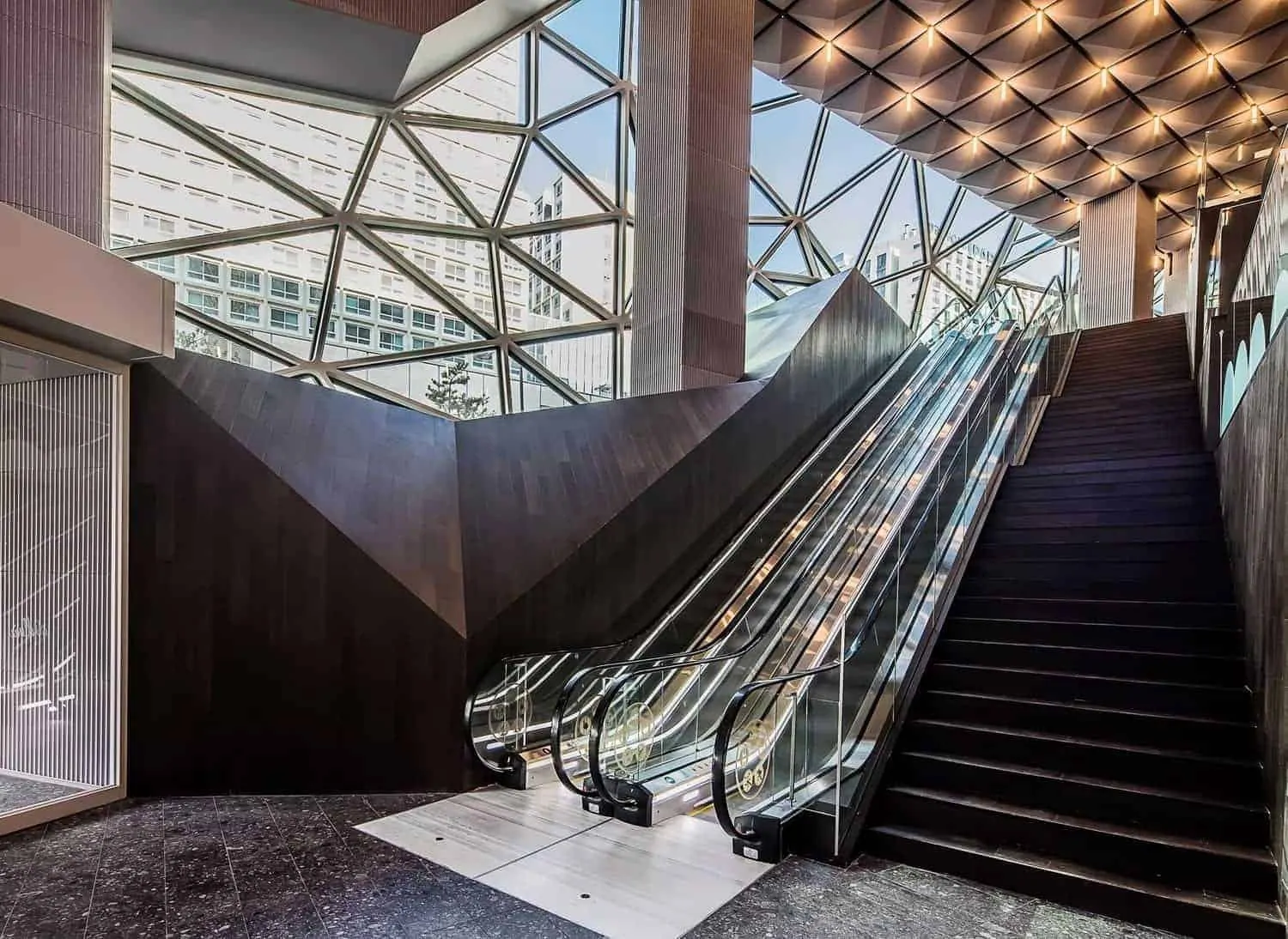 Een opvallend nieuw warenhuis door OMA