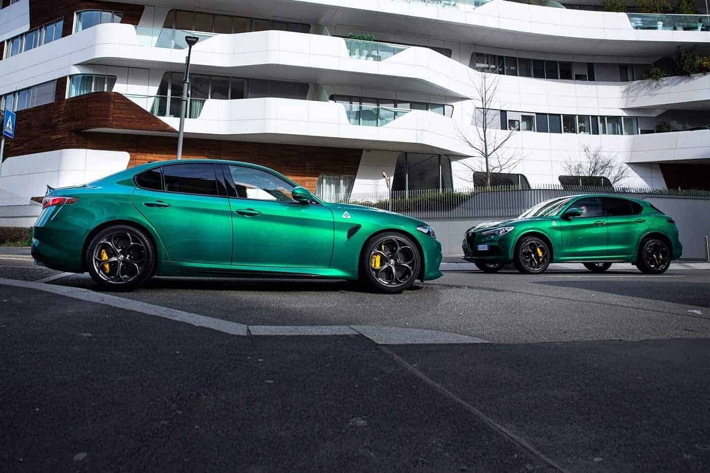 Twee groene Alfa's