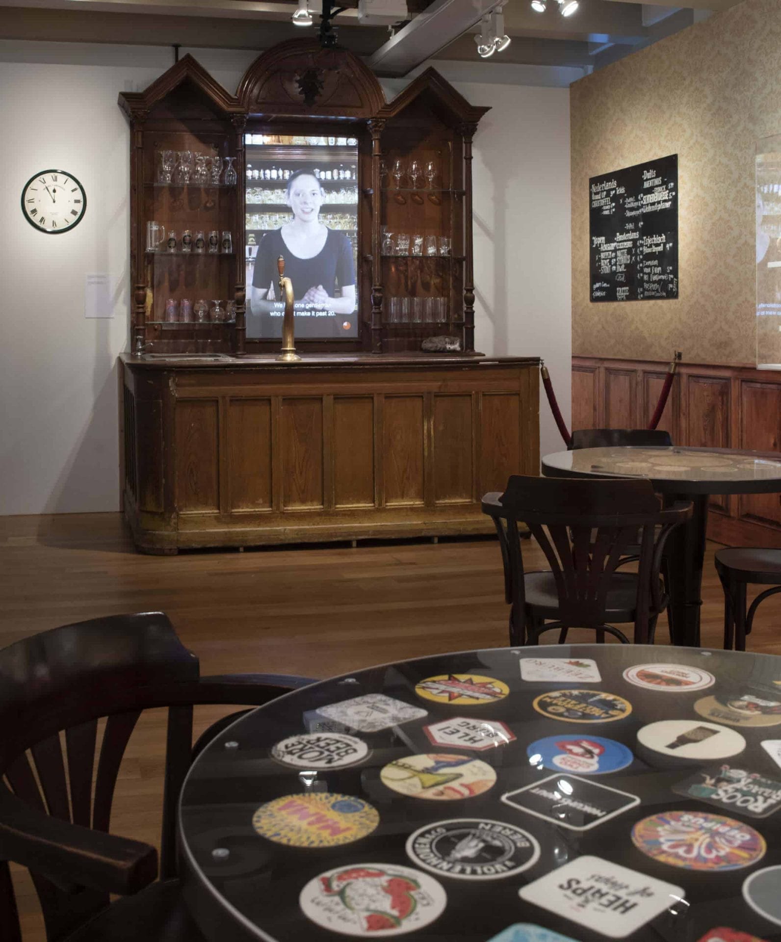 Het Amsterdam Museum vertelt je alles over bier 45 Bier. Amsterdam, stad van bier en brouwers