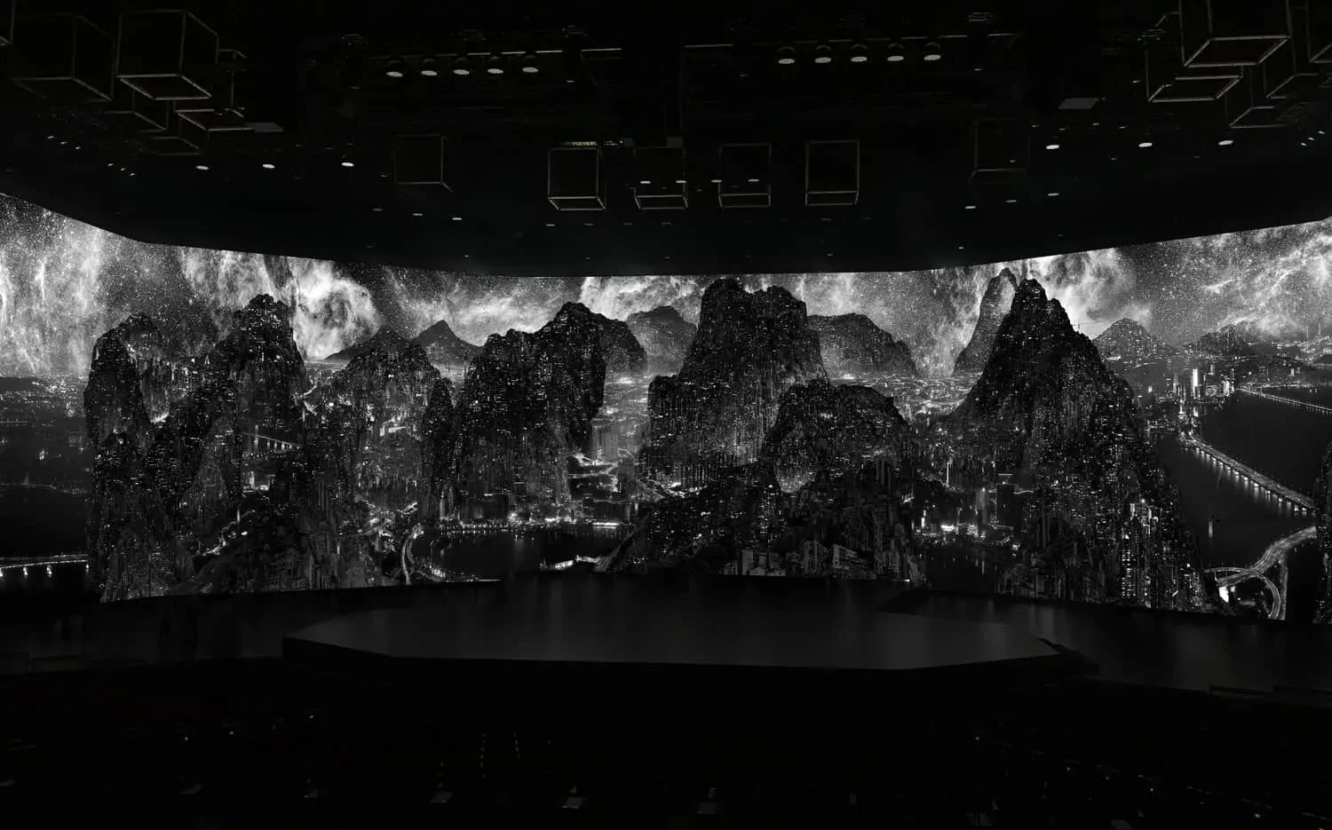 Een duistere blik in de toekomst door Yang Yongliang 40 Yang Yongliang - Journey to the Dark II