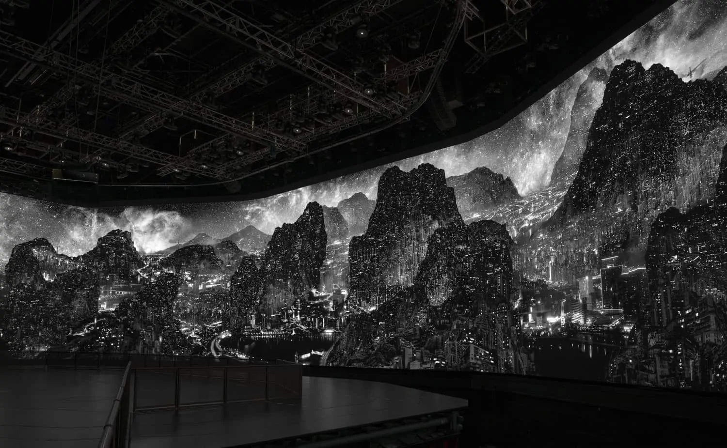 Een duistere blik in de toekomst door Yang Yongliang 41 Yang Yongliang - Journey to the Dark II