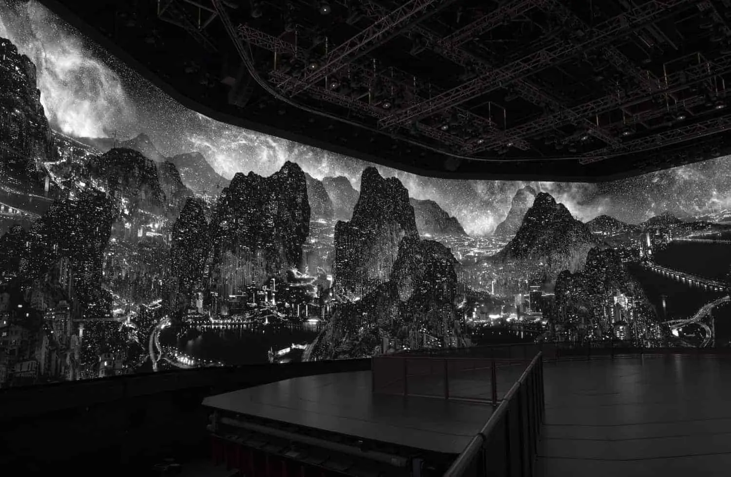 Een duistere blik in de toekomst door Yang Yongliang 42 Yang Yongliang - Journey to the Dark II