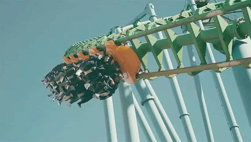 Surrealistische achtbaan