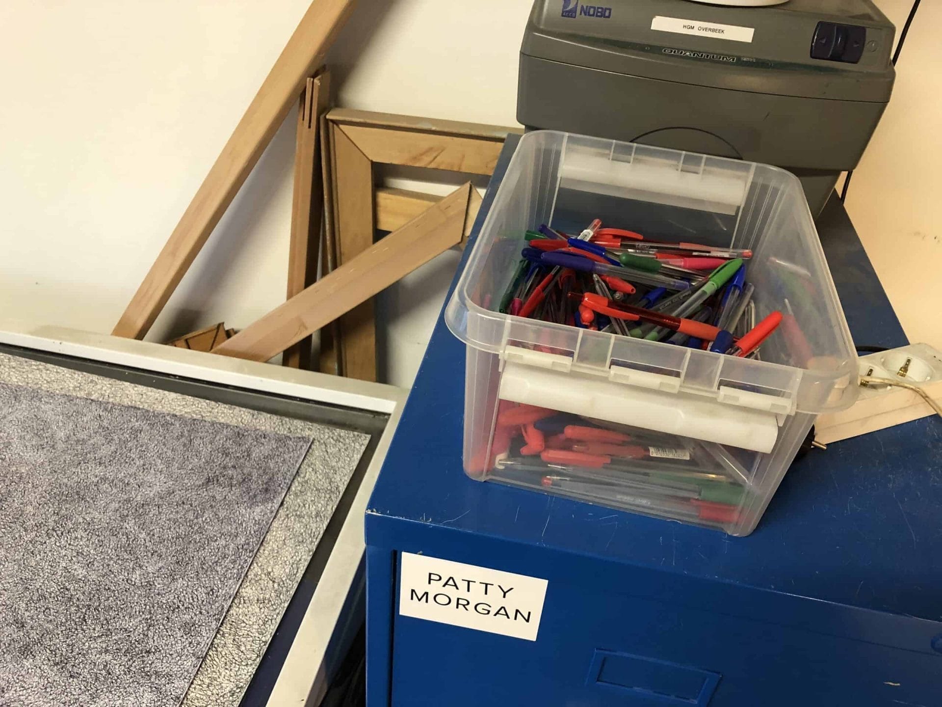 Patty Morgan op studiobezoek bij Henny Overbeek, 2020.