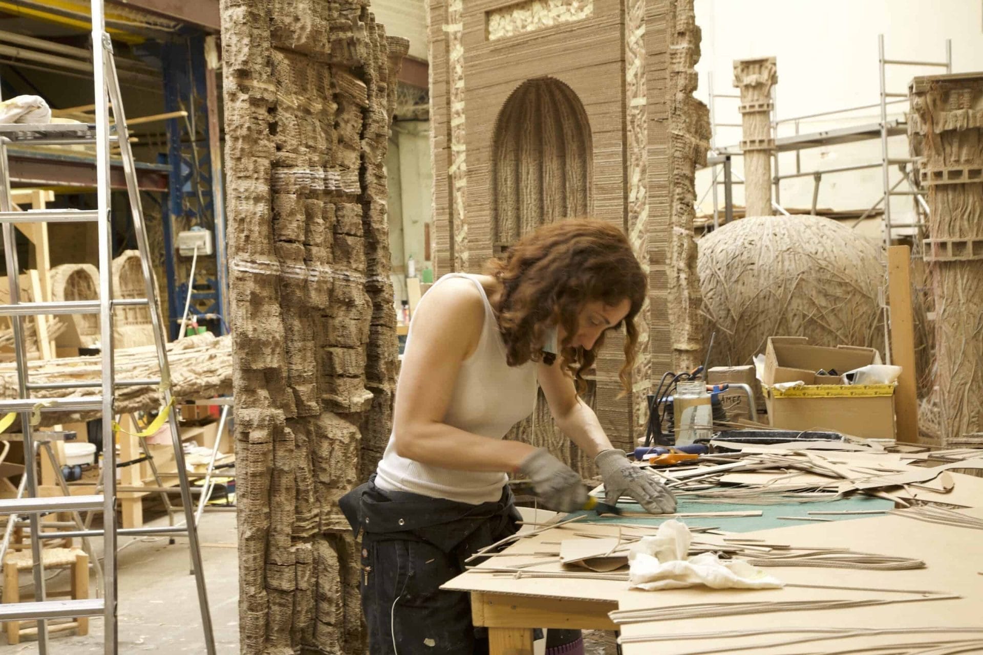 Eva Jospin in haar atelier in Parijs