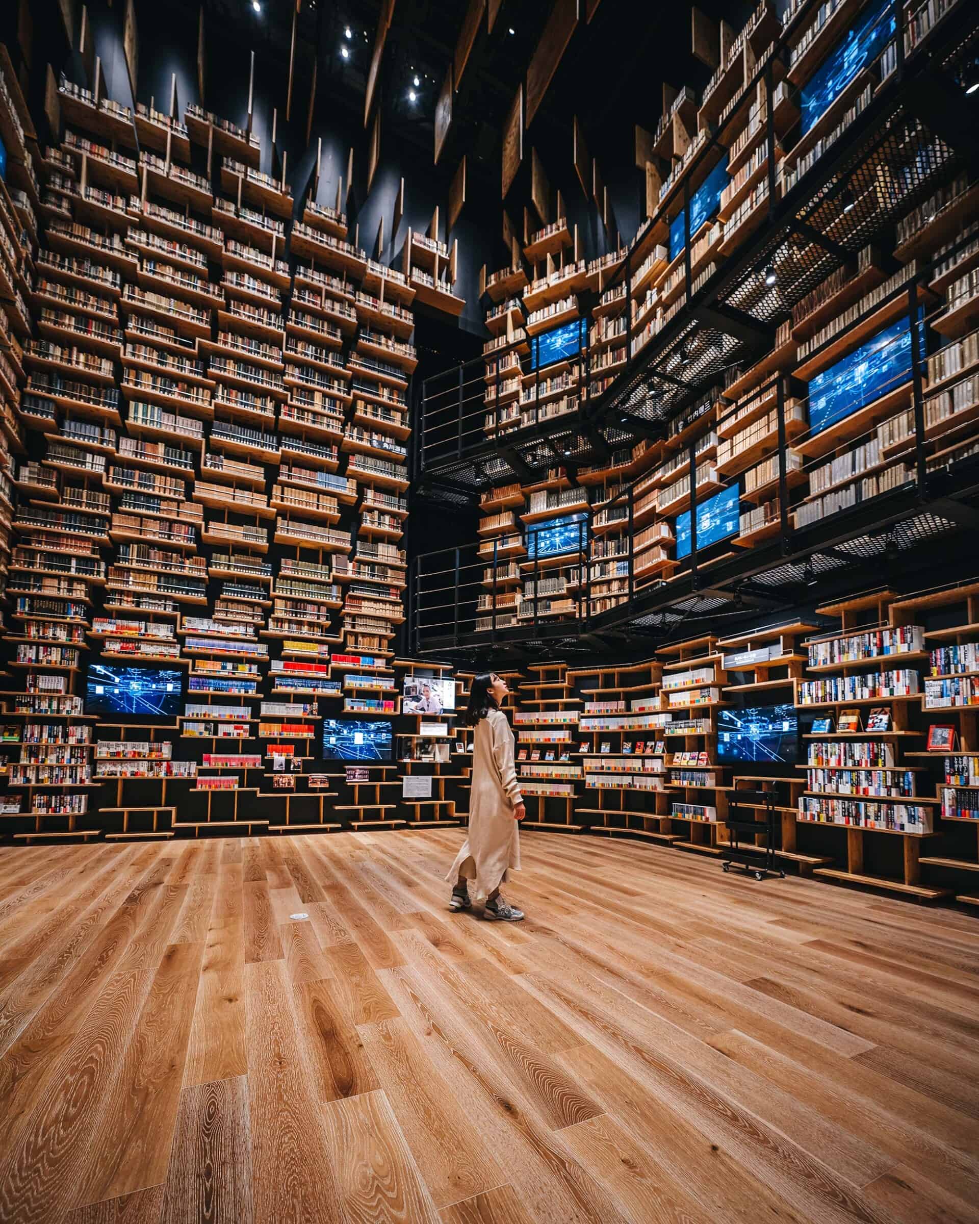 Spectaculaire bibliotheek in het Kadokawa Culture Museum