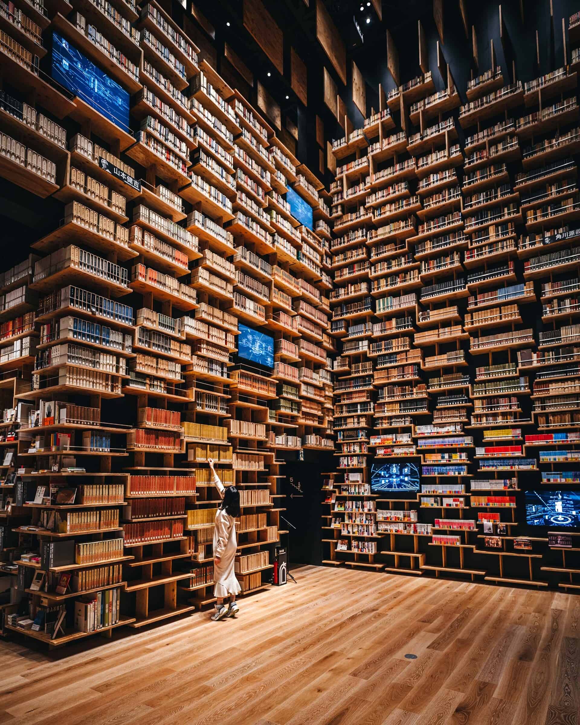 Spectaculaire bibliotheek in het Kadokawa Culture Museum