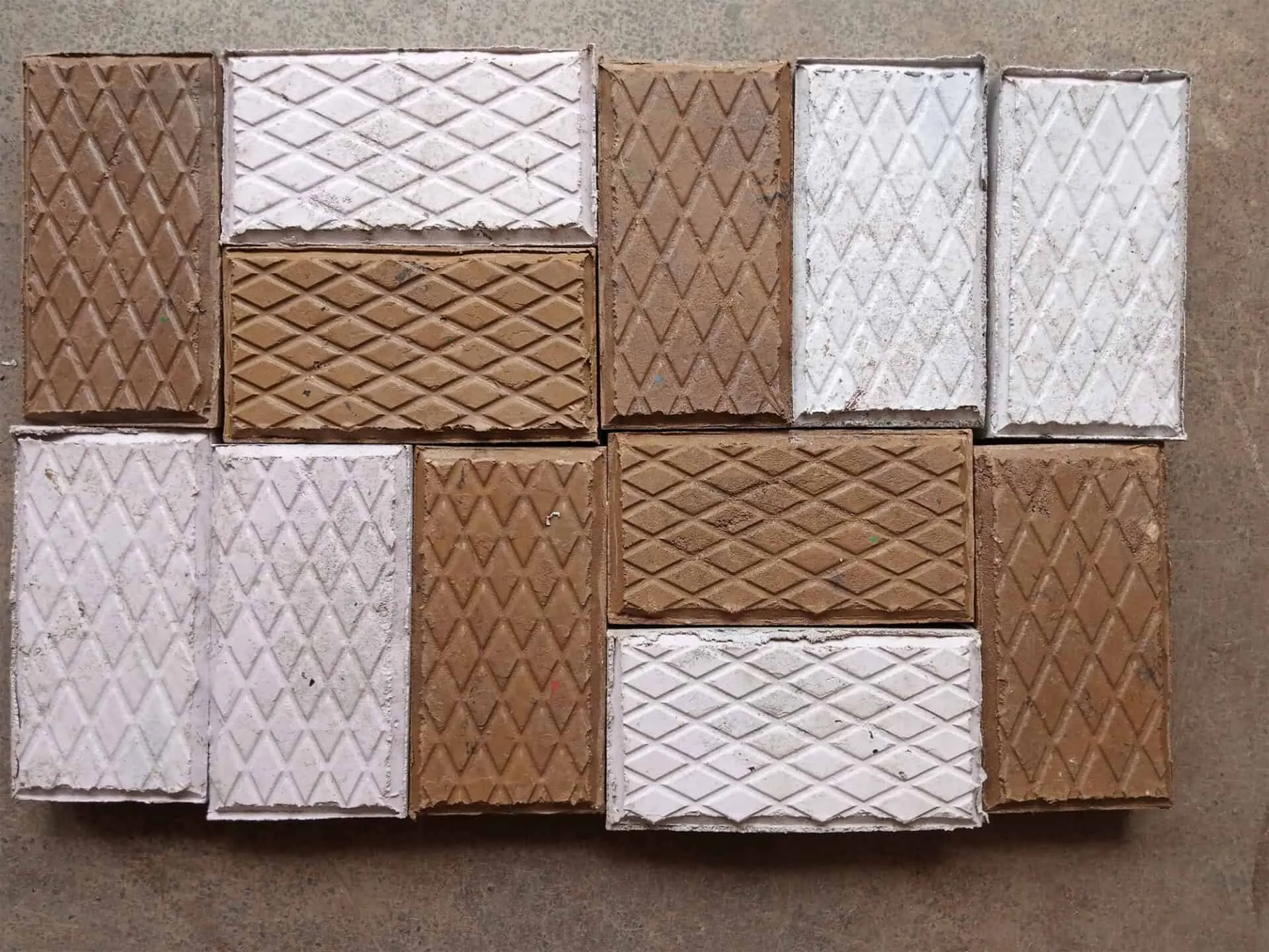 Keniaanse start-up maakt straatstenen van plastic afval 41 Gjenge Makers