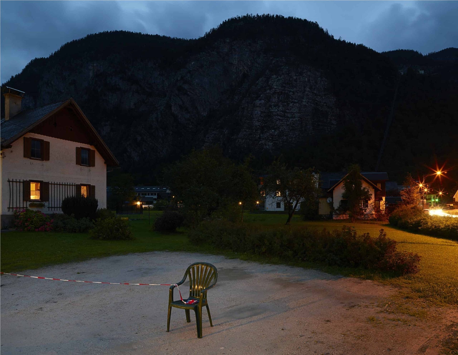 Occupying Space, 2019, foto Hans Wilschut Stoel neergezet om wild parkeren te voorkomen