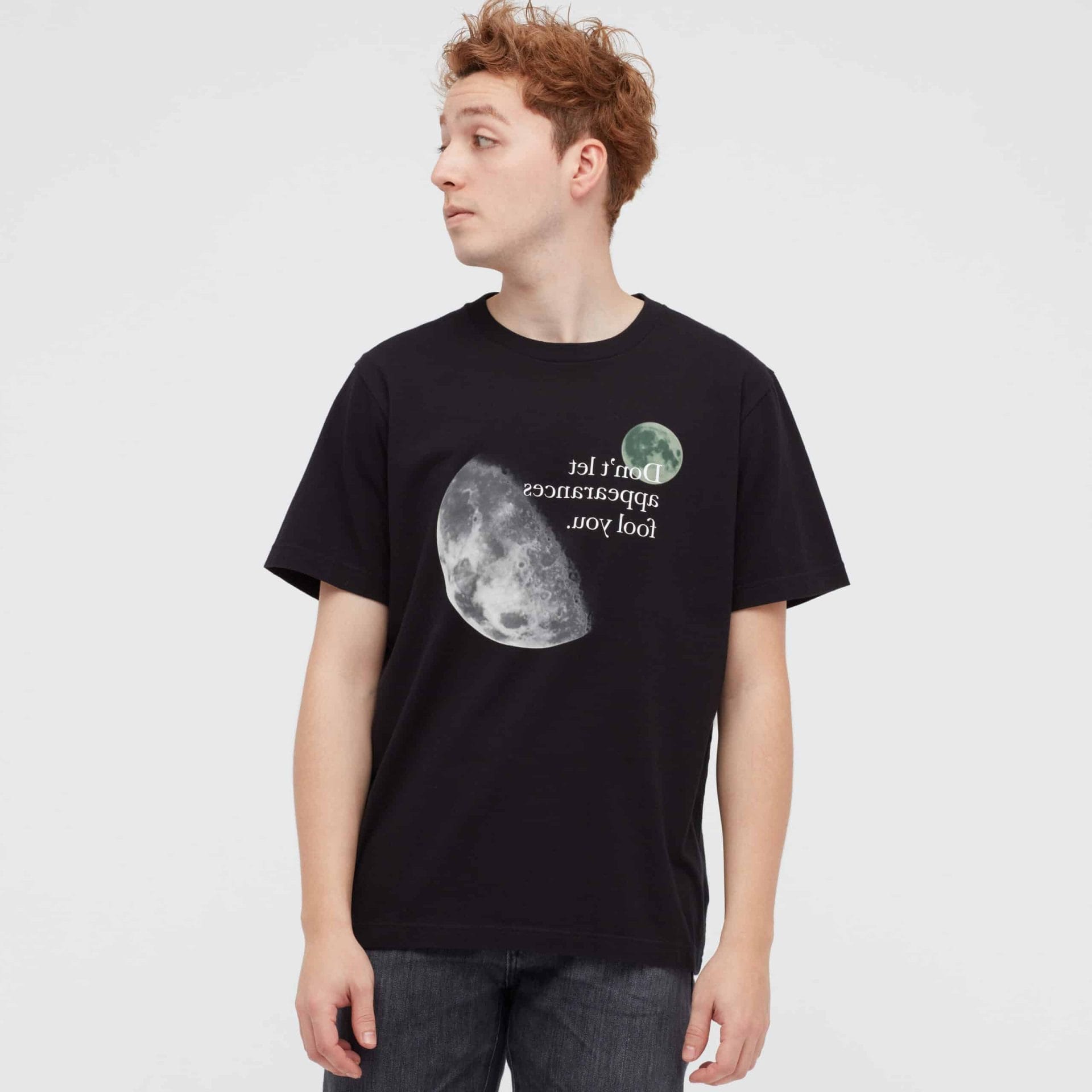 Uniqlo eert Haruki Murakami met collectie 43 Uniqlo x Haruki Murakami