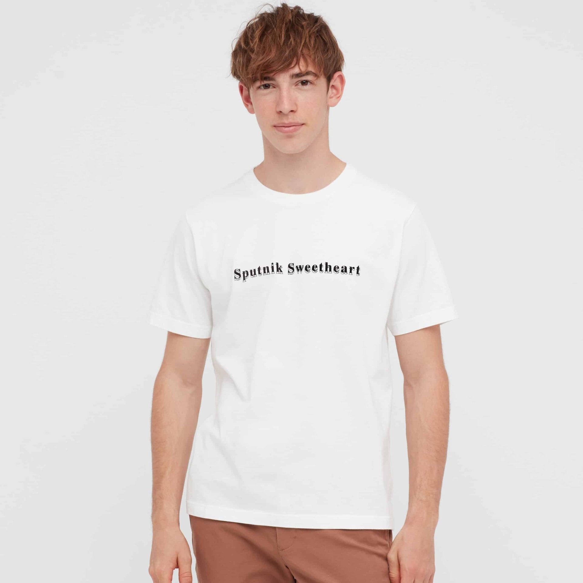 Uniqlo eert Haruki Murakami met collectie 48 Uniqlo x Haruki Murakami