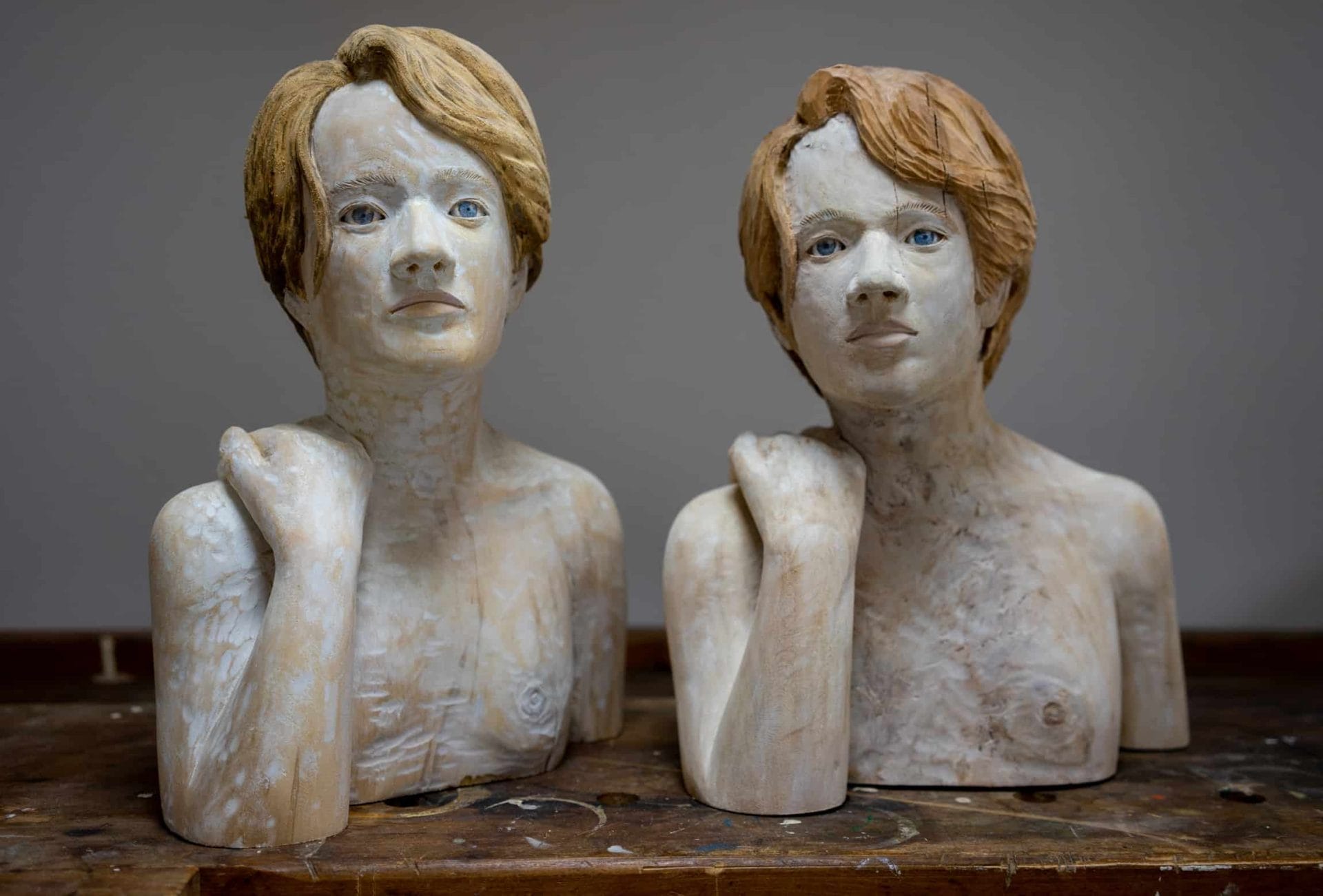 Houten sculptuur van Boris Paval Conen