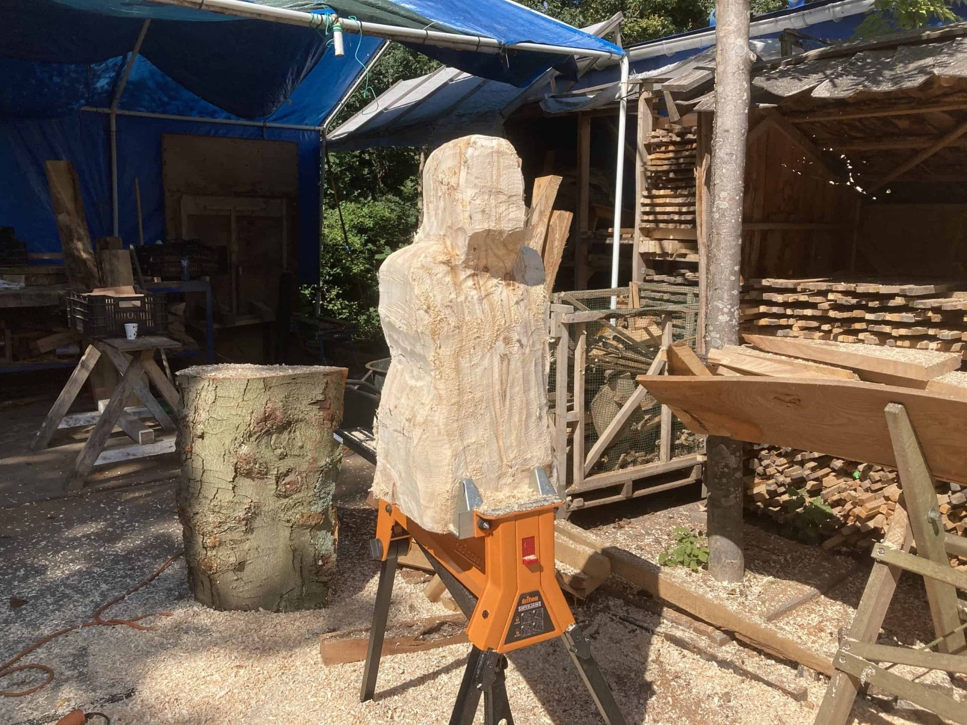 Houten sculptuur van Boris Paval Conen