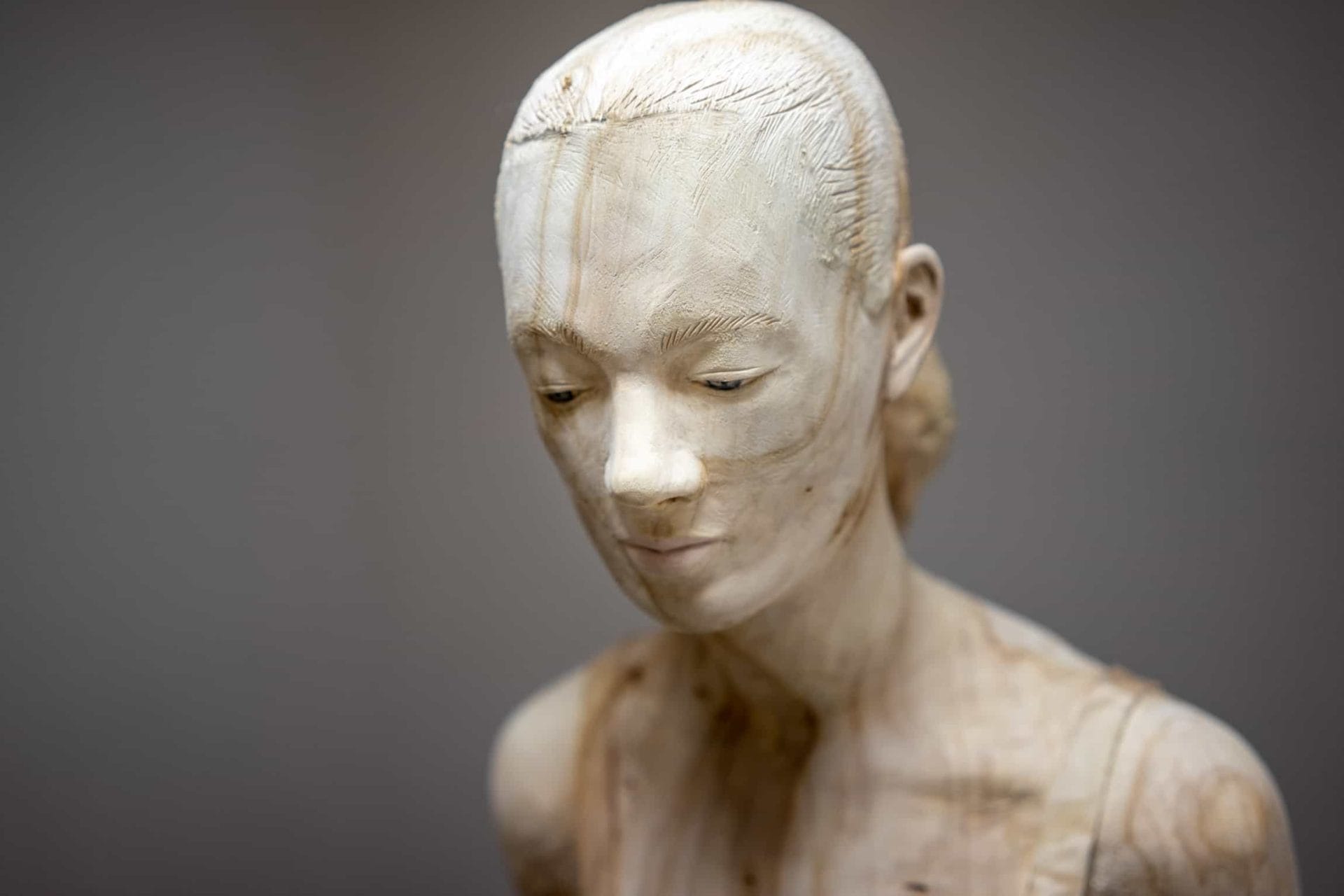 Houten sculptuur van Boris Paval Conen