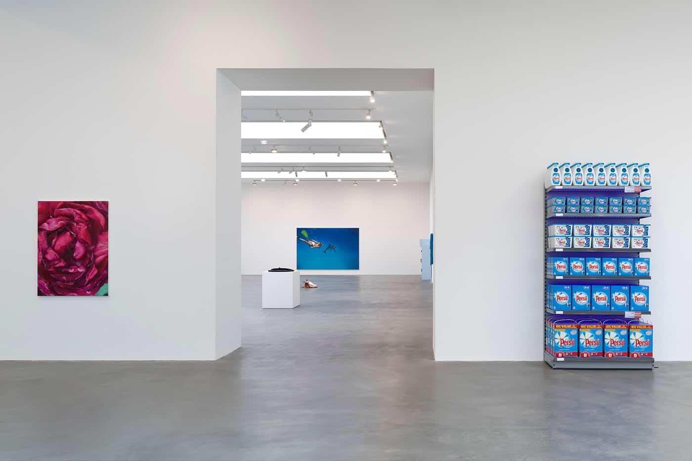 Fact Paintings en Fact Sculptures van Damien Hirst