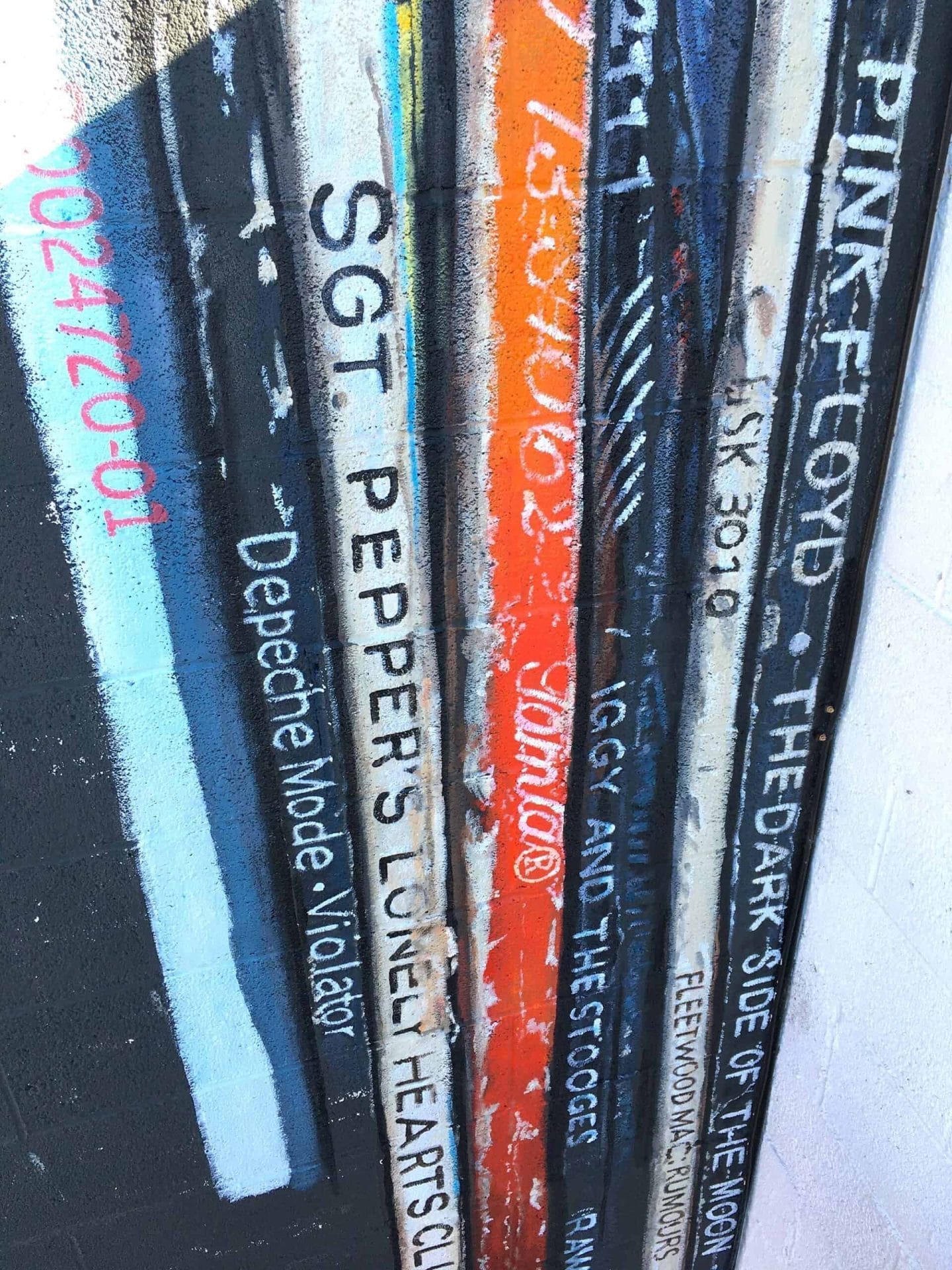 Erik Burke toont zijn liefde voor vinyl