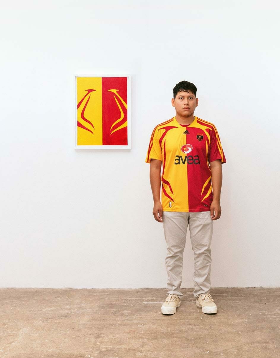 Abstracte schilderijen gebaseerd op voetbalshirts