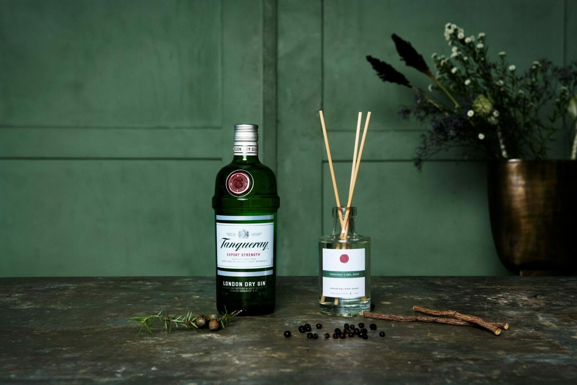 Huisparfum met de subtiele geur van gin 41 Tanqueray x Abel Odor