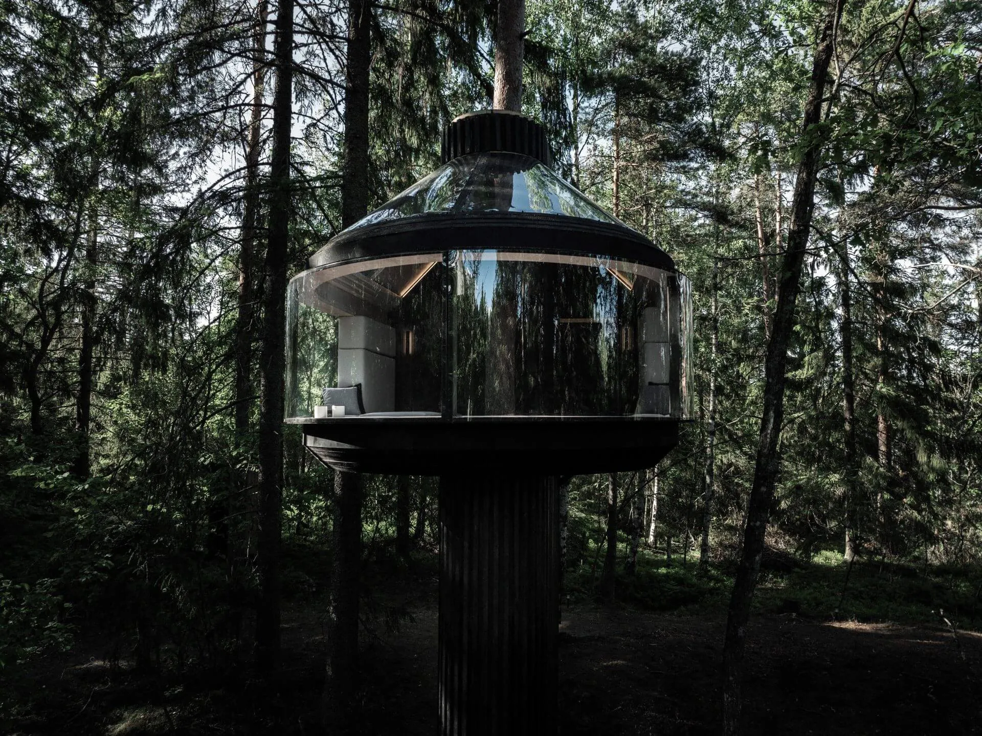 Polestar bouwt duurzame boomhut in Finland