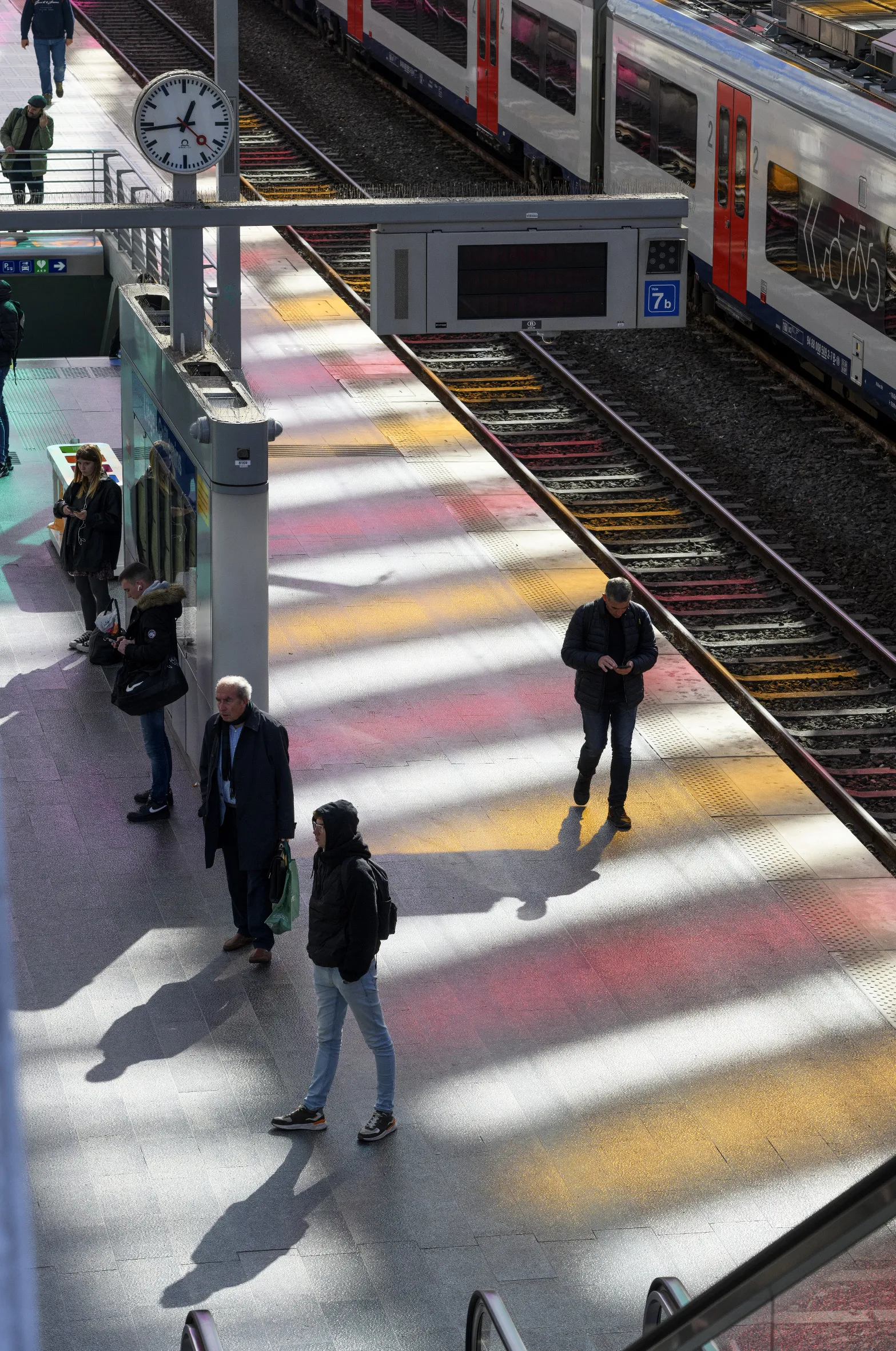 Comme tombées du ciel, les couleurs in situ et en mouvement