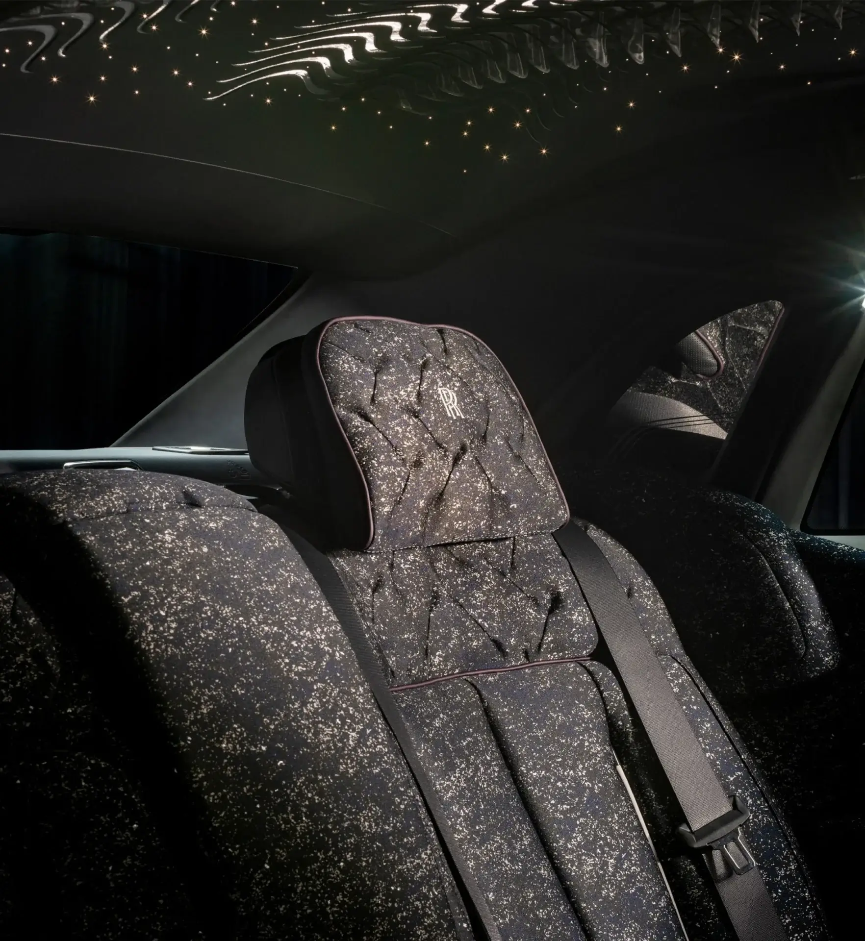 Iris van Herpen ontwerpt unieke Rolls-Royce Phantom Syntopia