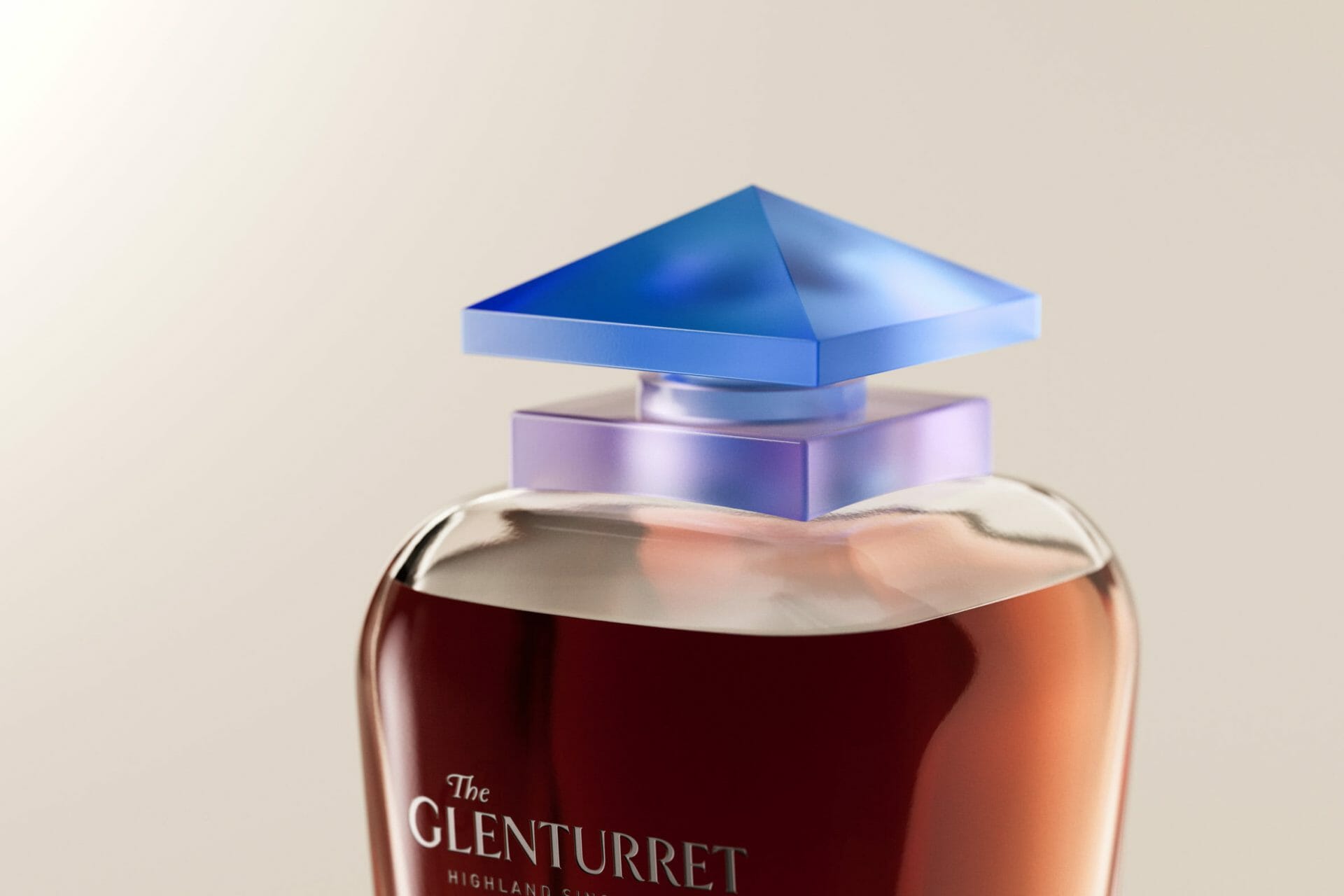 James Turrell designer karaffer for Glenturret og Lalique