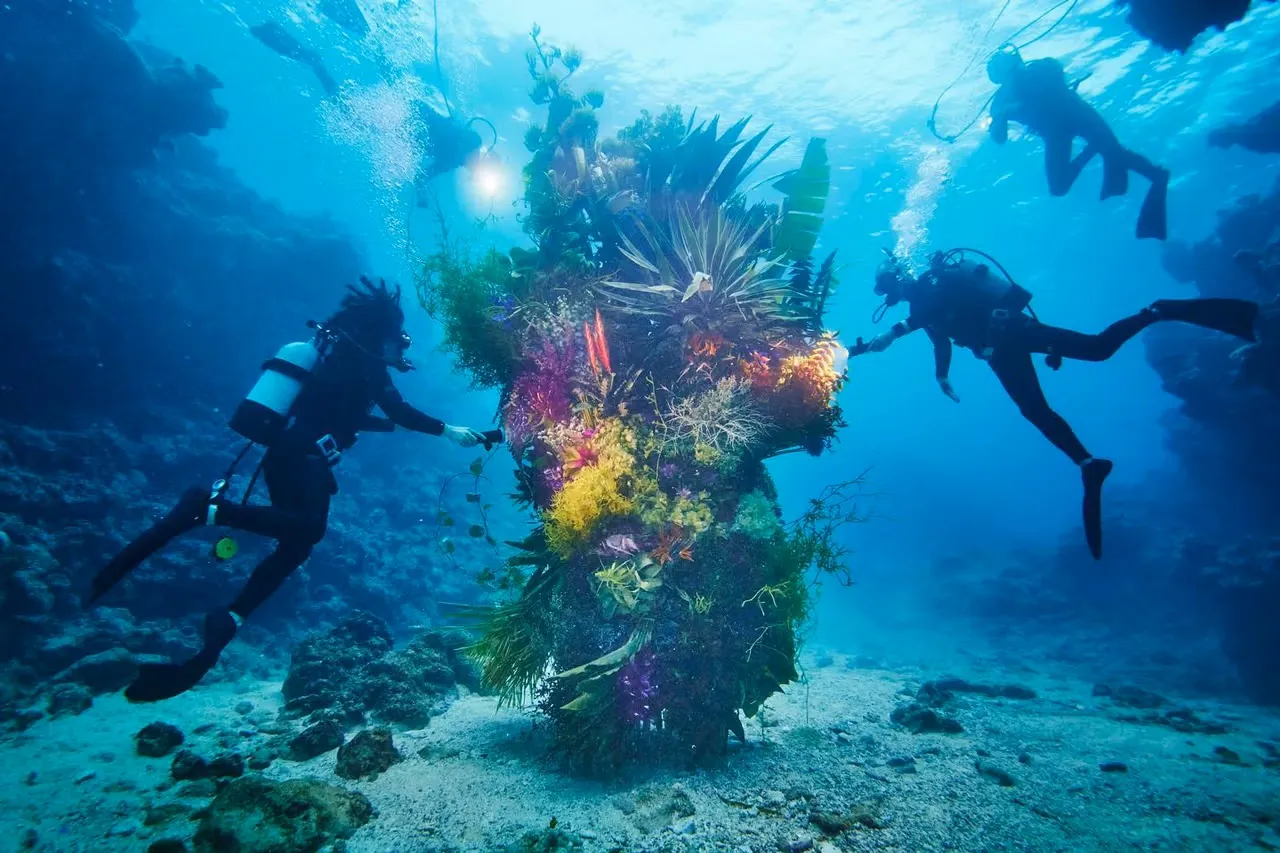 Azuma Makoto - In Bloom