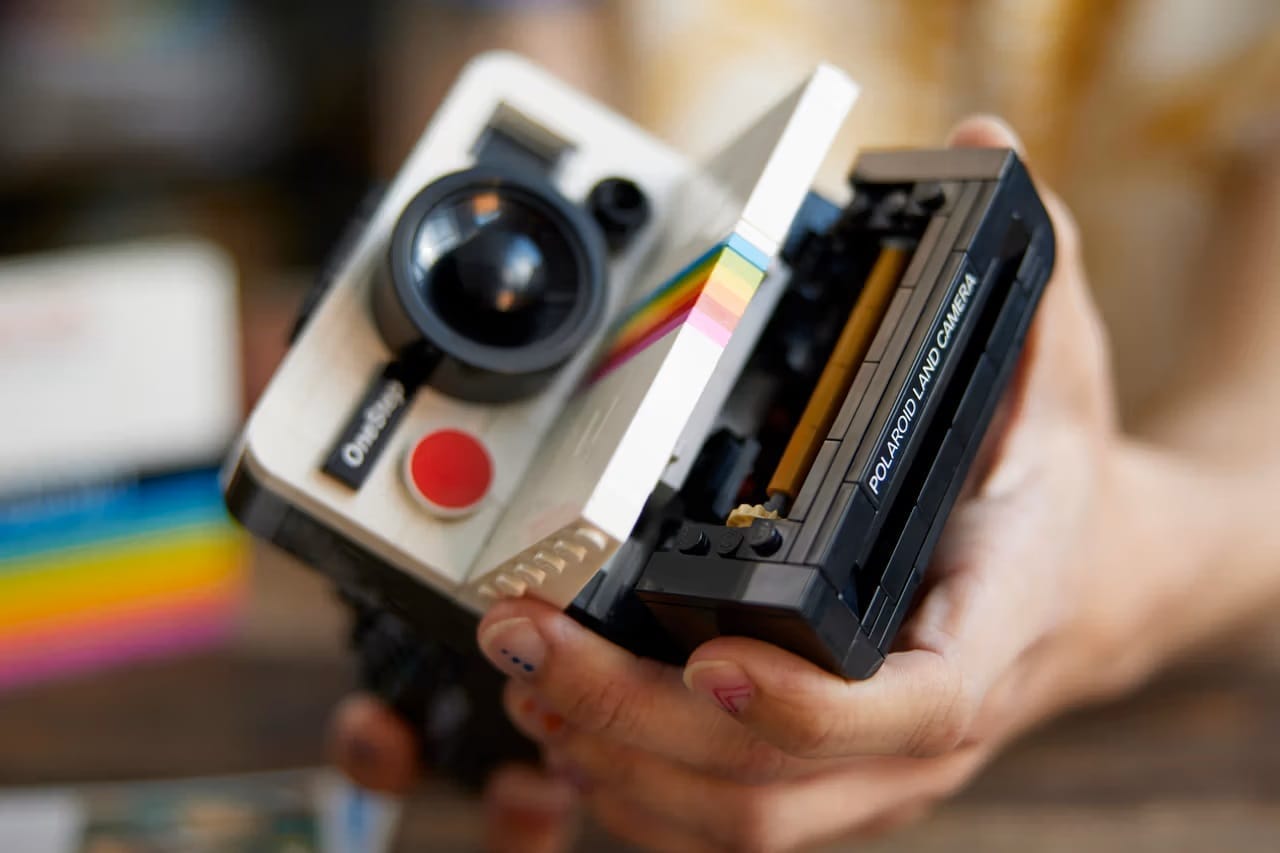 LEGO Ideas Polaroid OneStep SX-70