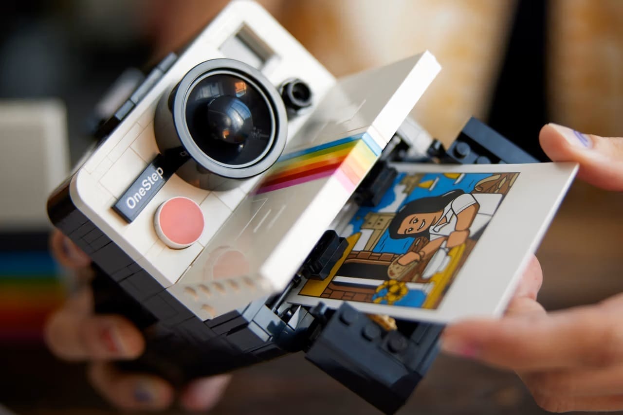 LEGO Ideas Polaroid OneStep SX-70