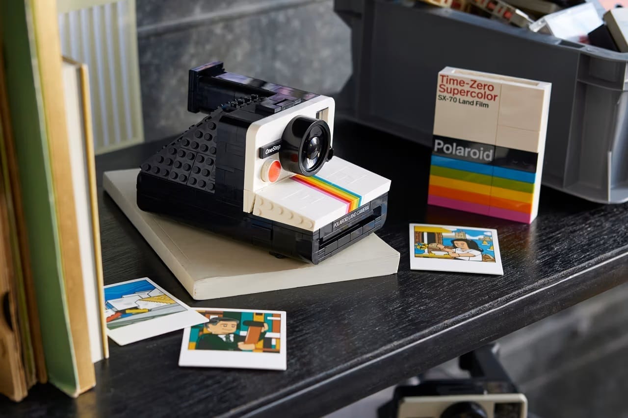 LEGO Ideas Polaroid OneStep SX-70