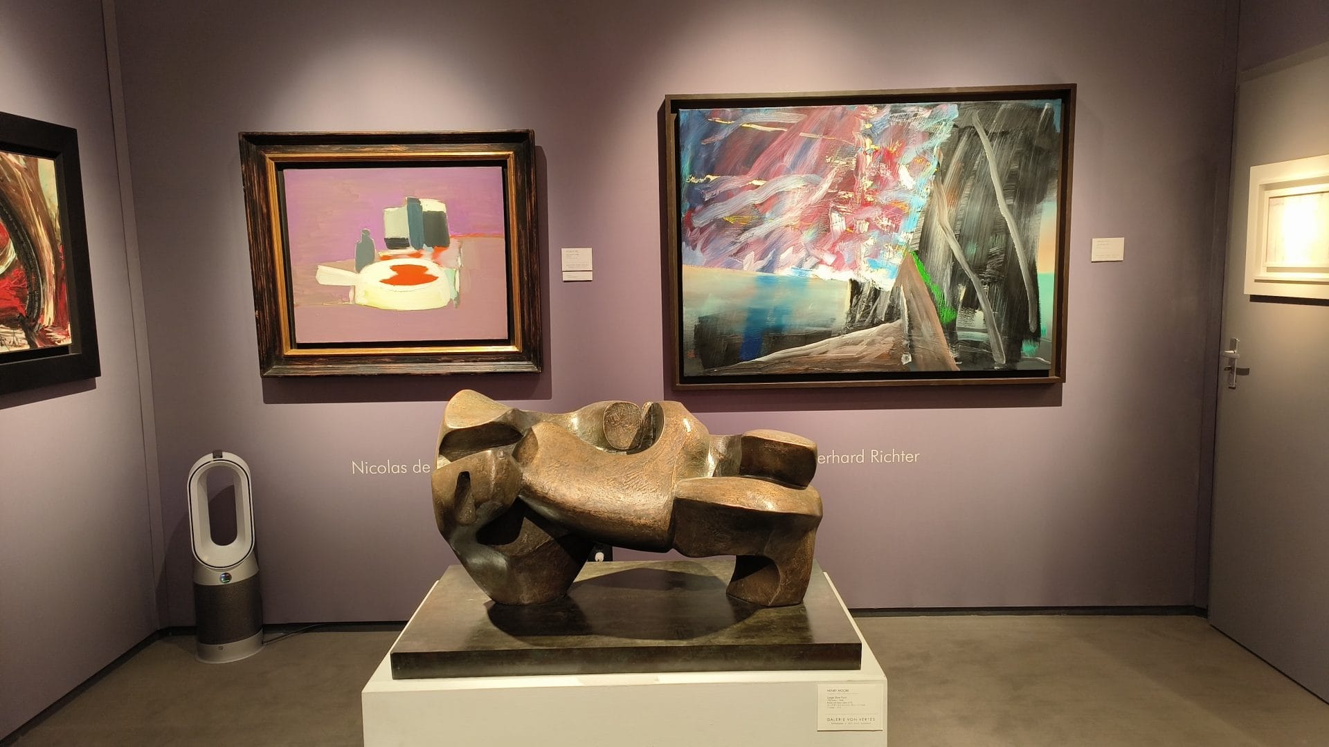 Galerie Von Vertes heeft werk van oa Henry Moore en Gerhard Richter