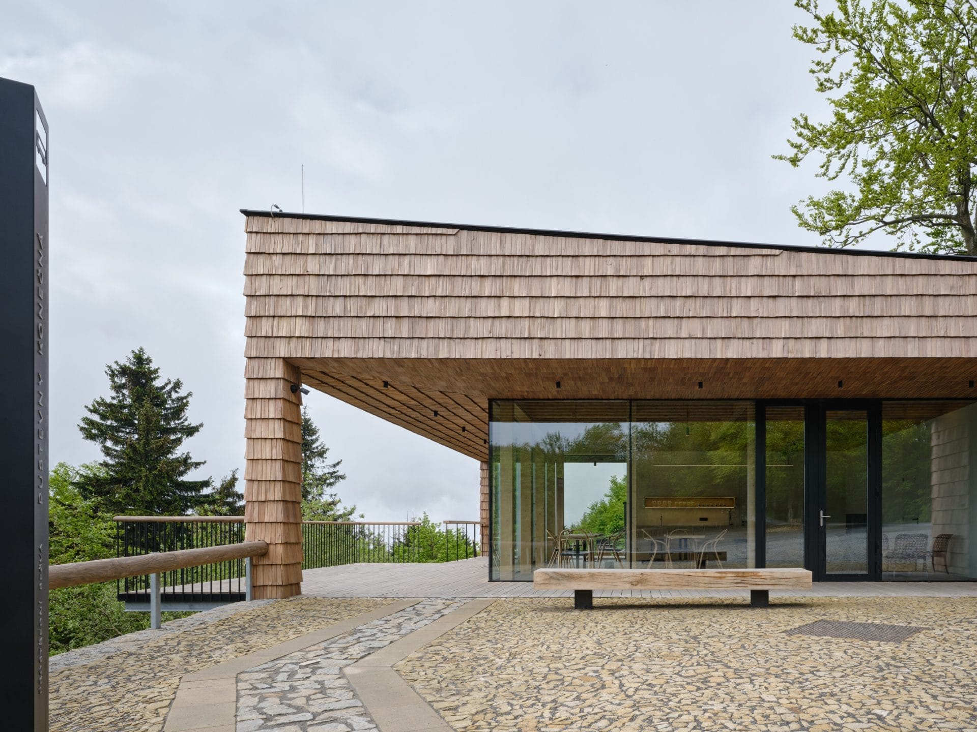 Een warm welkom in de Tsjechische bergen 46 Pustevny Gateway