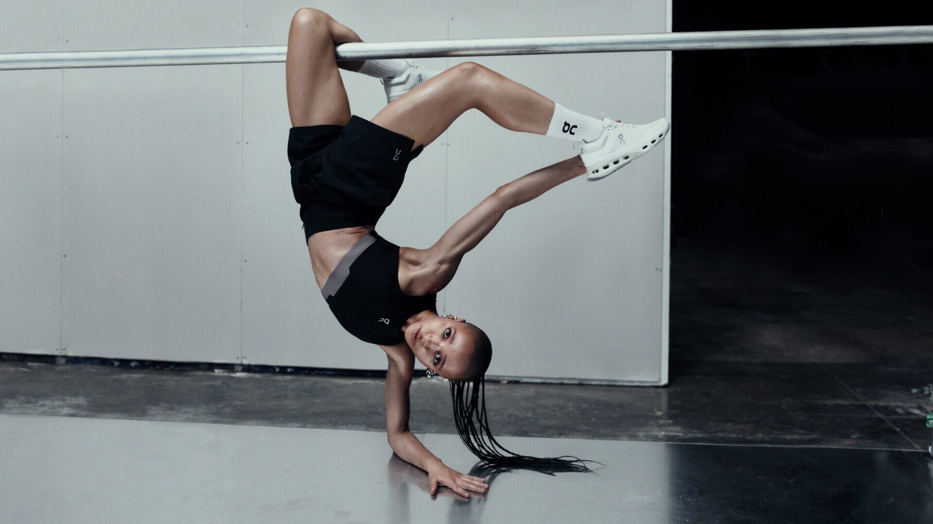 FKA twigs en On Running presenteren trainingcollectie 43 FKA twigs en On Running presenteren trainingcollectie