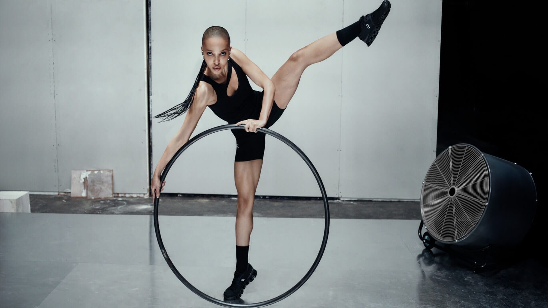FKA twigs en On Running presenteren trainingcollectie 44 FKA twigs en On Running presenteren trainingcollectie