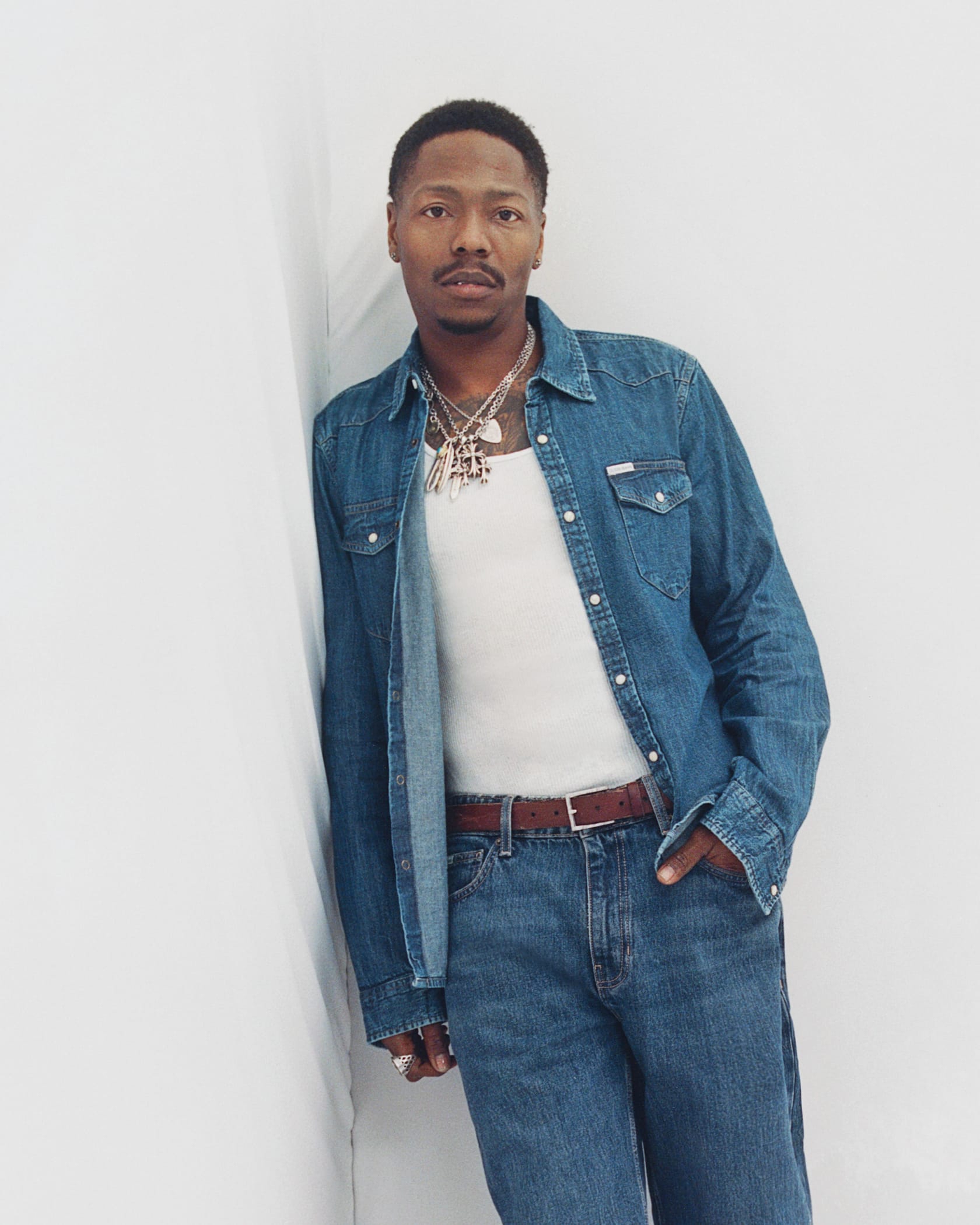 GJ FRANZ LYONS 01A 1680x2100 ee8c42fa 8cd2 4f89 980a 17805a7374a3 1