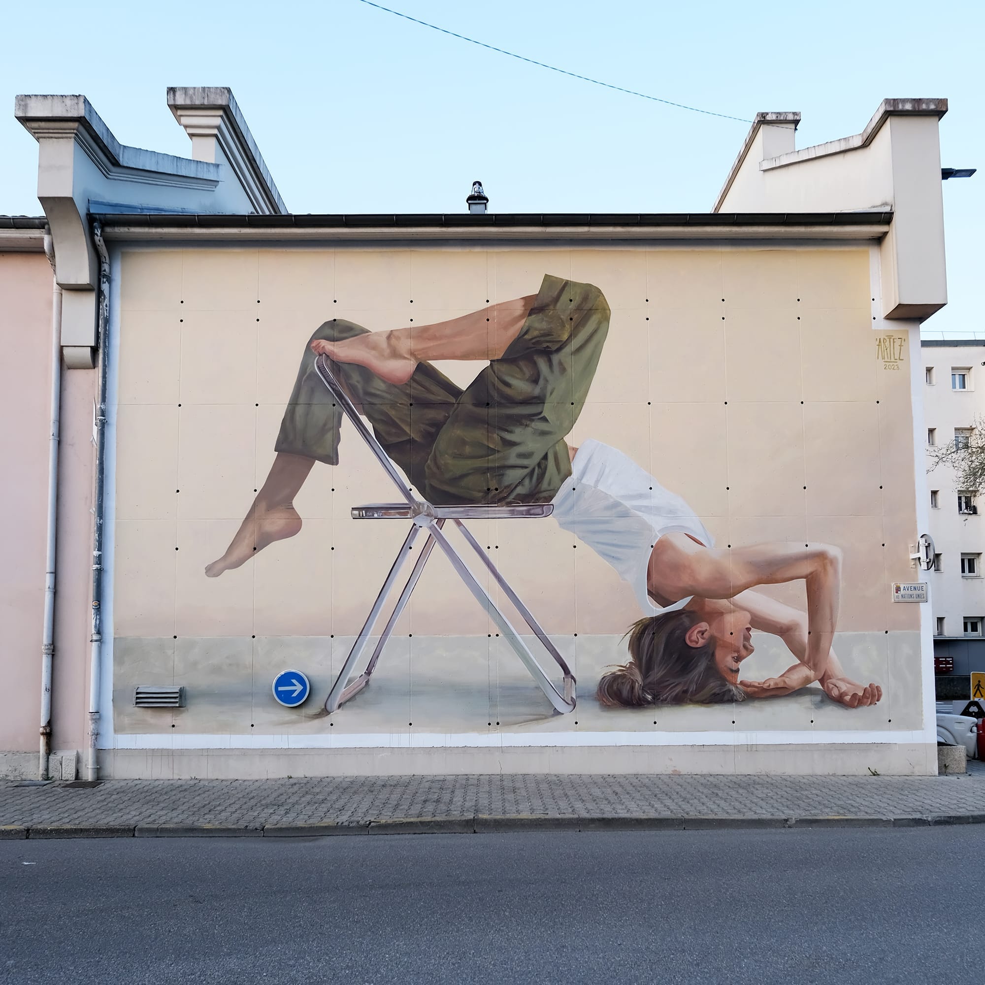 Simple Acrobatics: street art en bijzondere poses 40 Artez - Simple Acrobatics