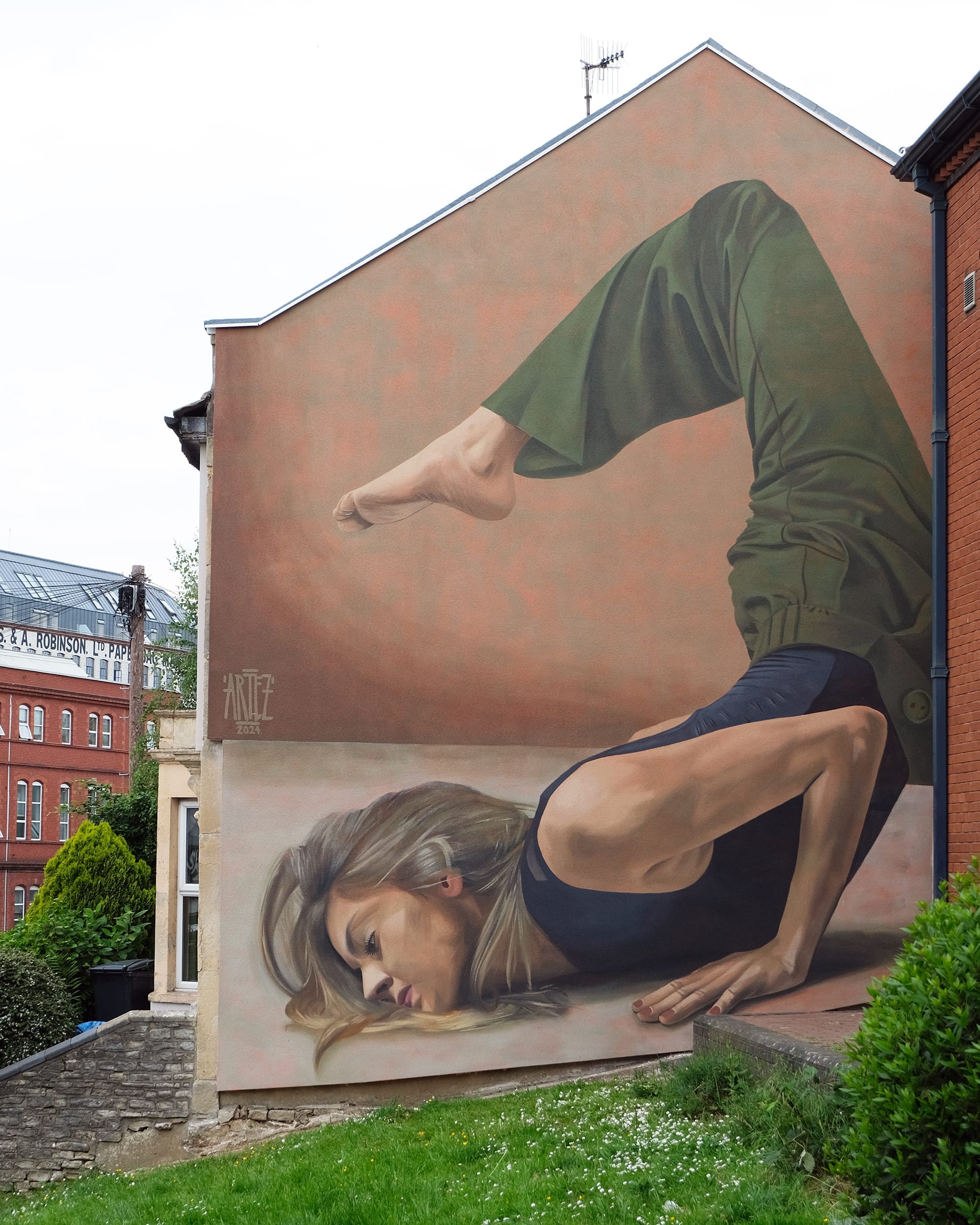 Simple Acrobatics: street art en bijzondere poses 43 Artez - Simple Acrobatics