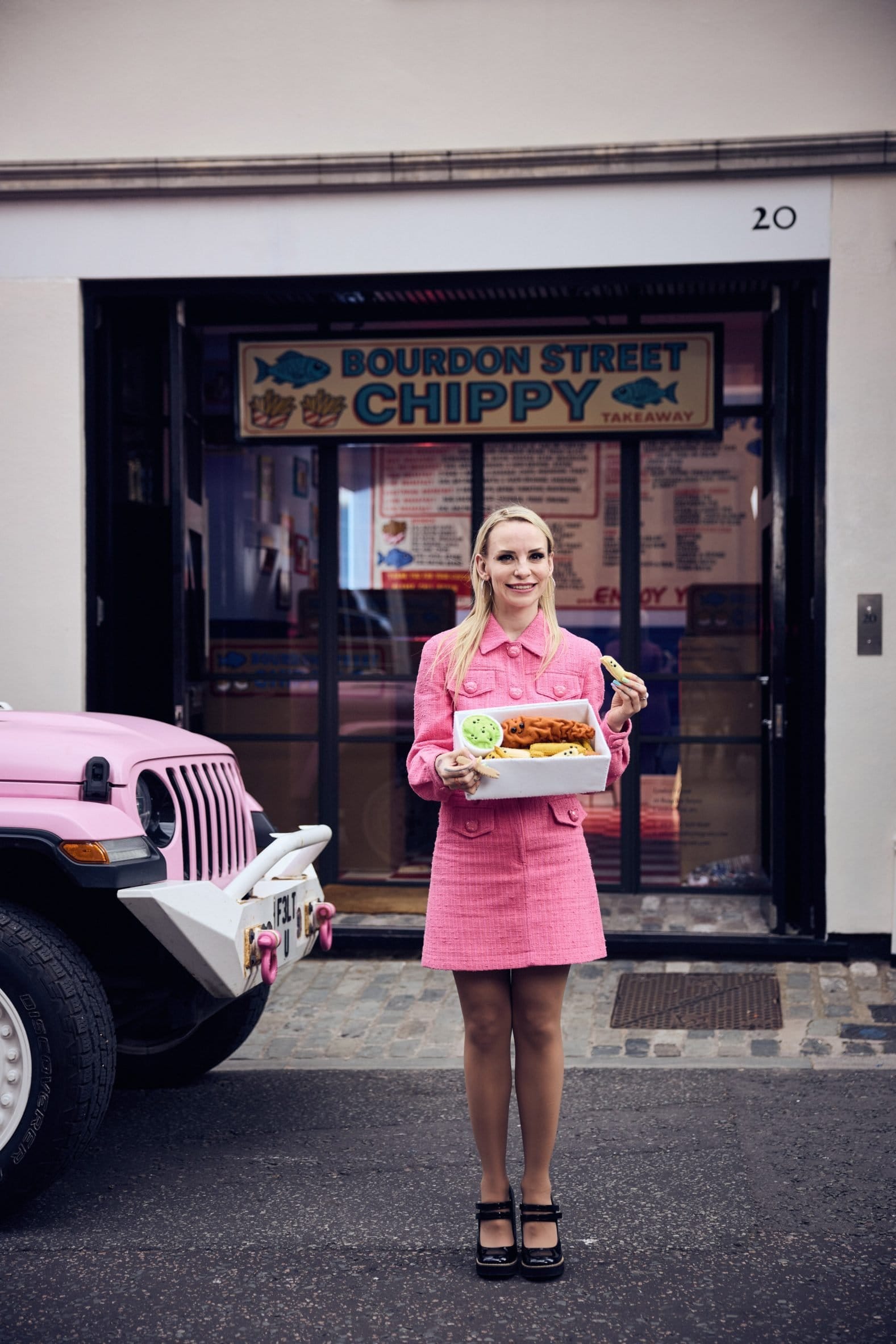 chippy lucy sparrow vilt kunst mixed grill 3 1