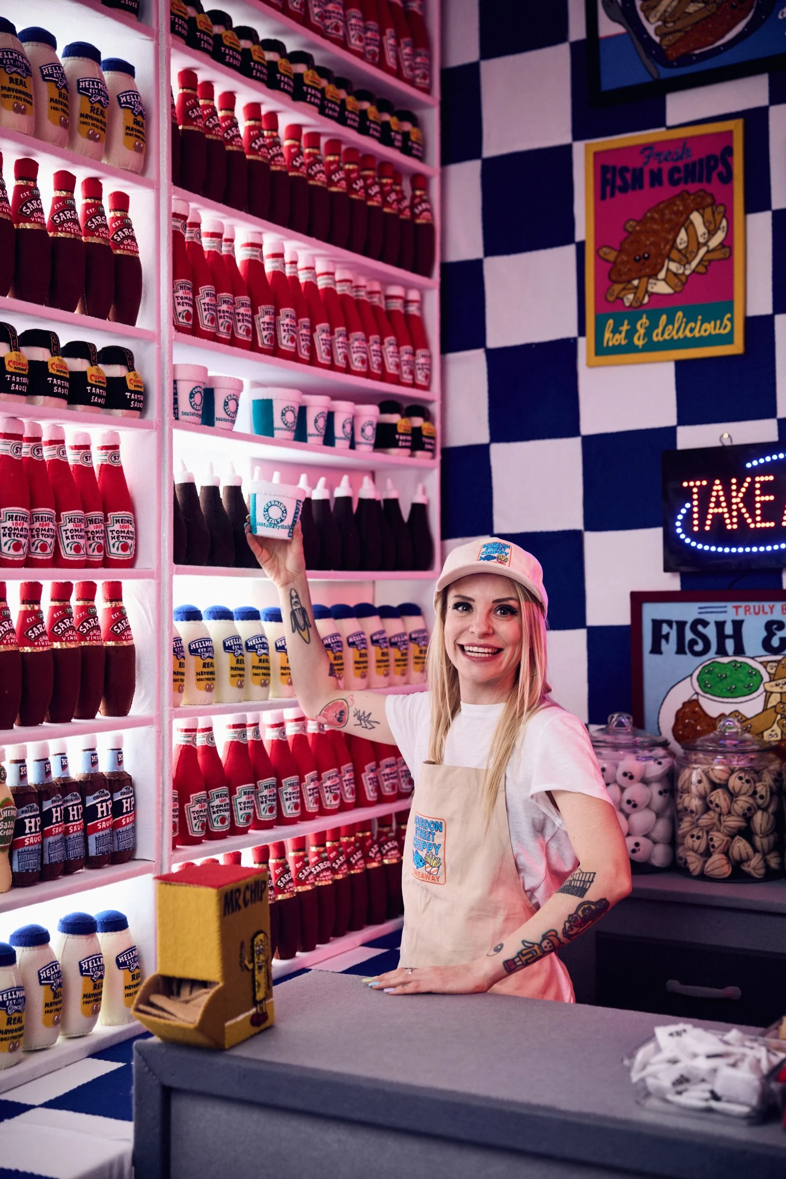 chippy lucy sparrow vilt kunst mixed grill 3 1