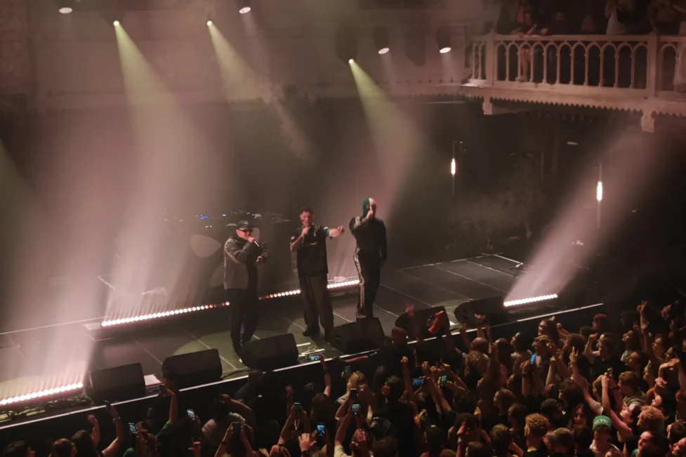 Kneecap in Paradiso: luidkeels feesten